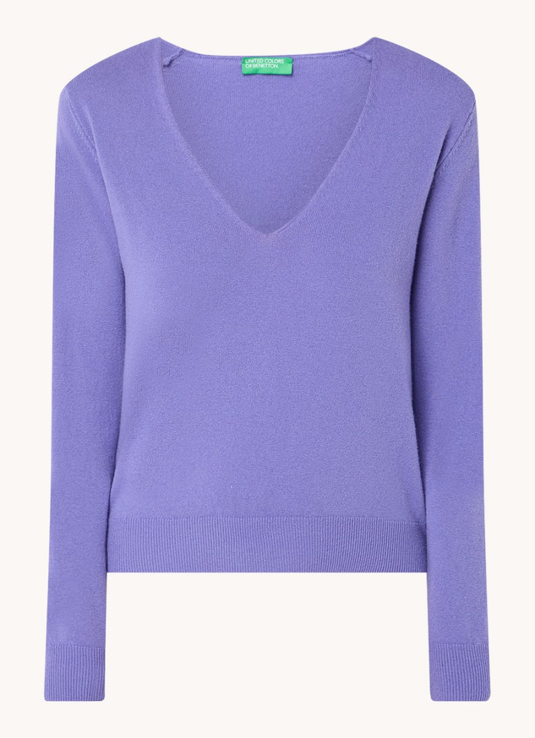 Maglione Benetton in lana vergine a maglia fine con scollo a V