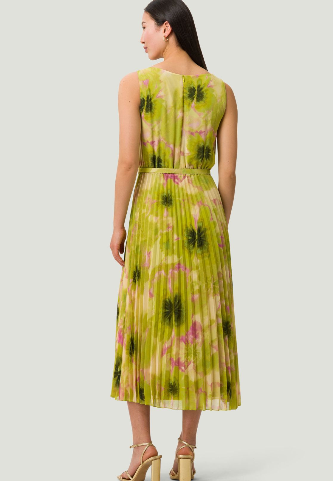 Chiffonkleid mit Plisseefalten