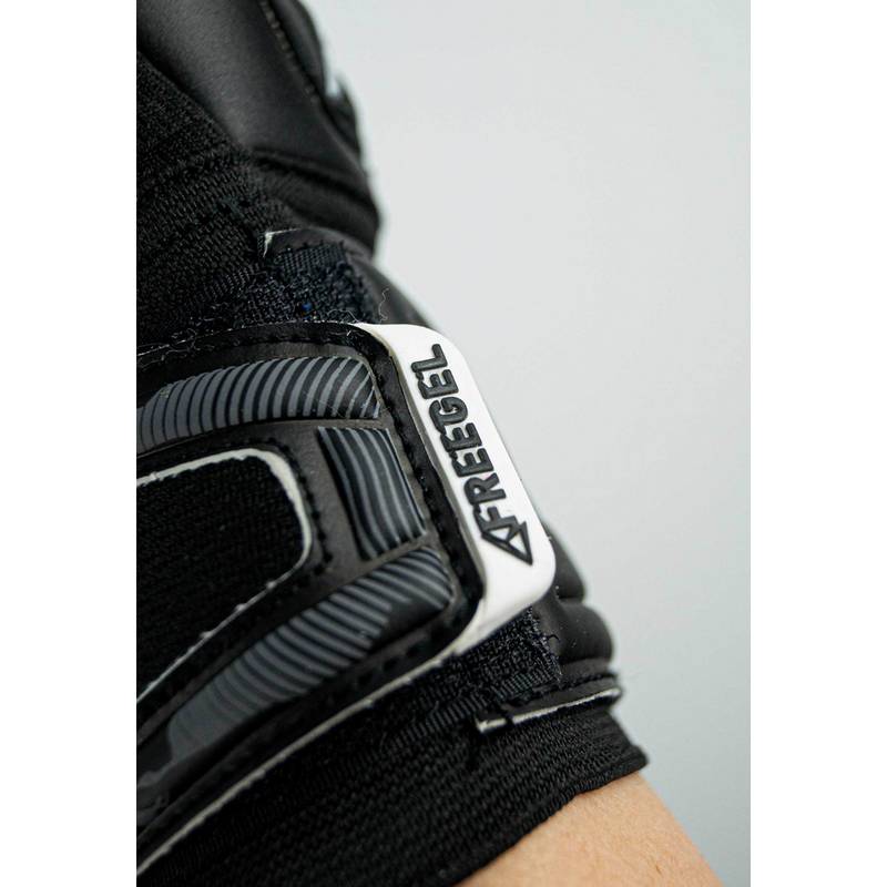Reusch Attrakt Freegel Infinity Torwarthandschuhe