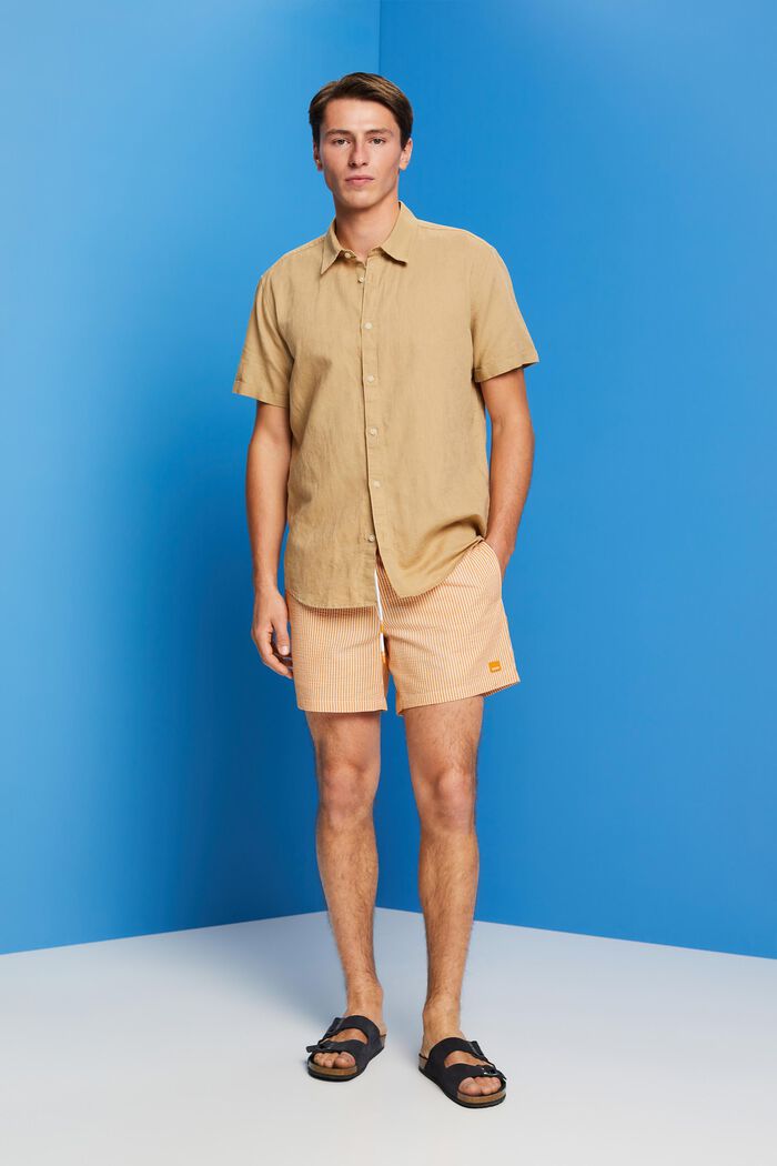 Strukturierte Badeshorts mit Streifen