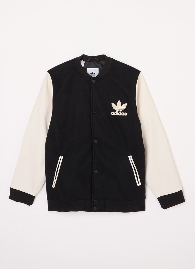 Adidas Topattu baseball-takki logobrodeerauksella