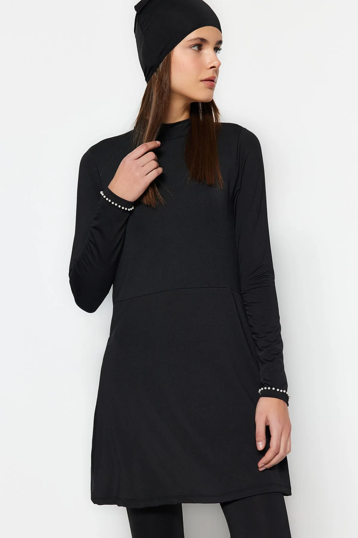 Trendyol Modest  Schwarzer, mit Steinen bestickter, vollständig bedeckter gestrickter Lycra-4-teiliger Badeanzug-Satz TCTSS23CF00040