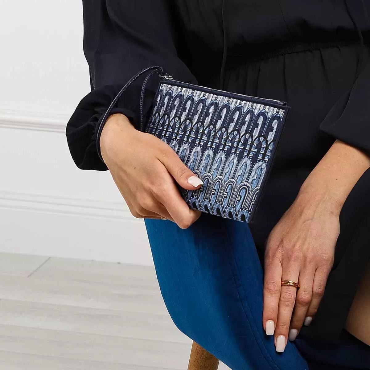 FURLA Handtaschen blau Clutch