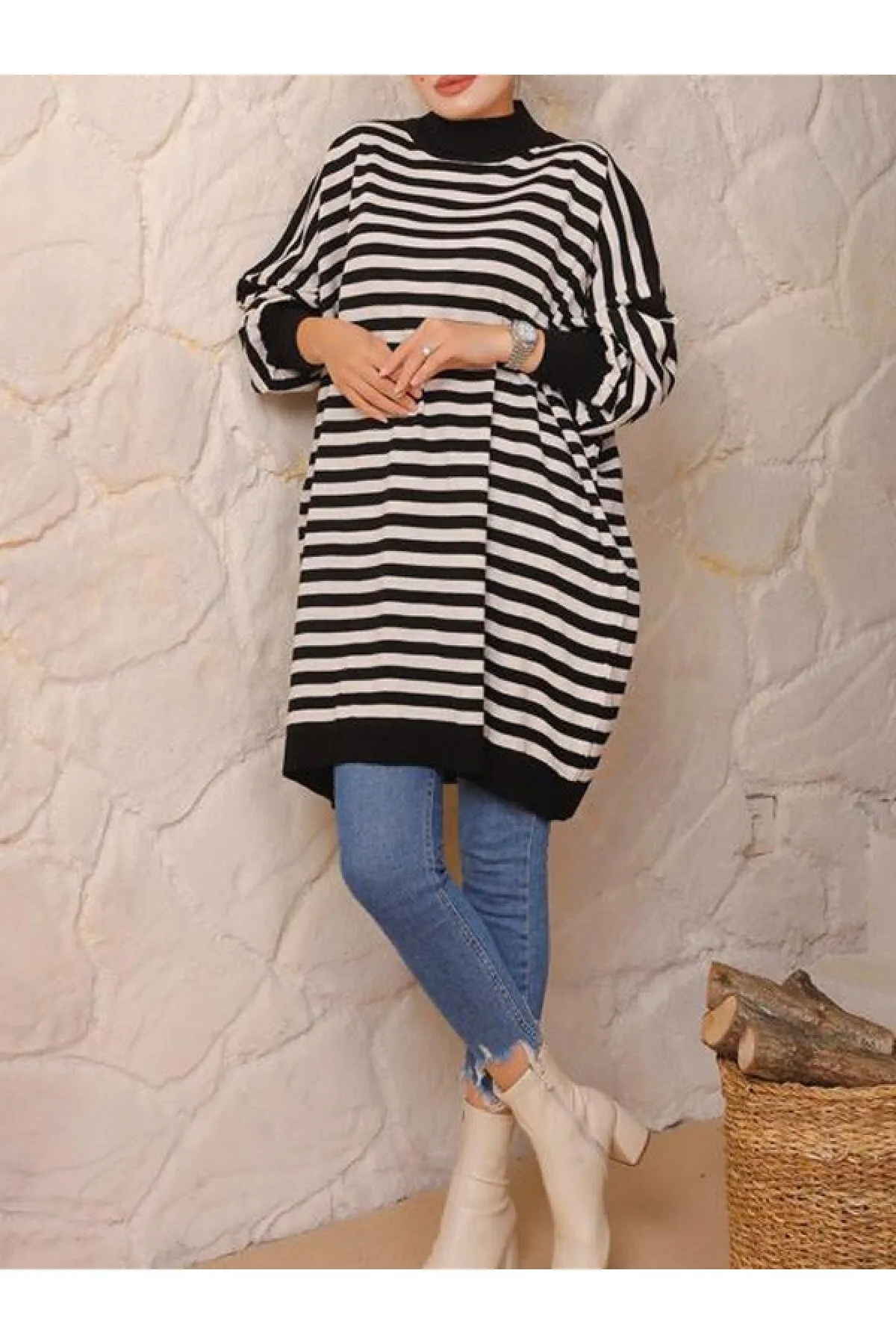 Modamorfo  Gestreifte Oversize-Tunika aus Piqué-Strick mit doppelter Platte