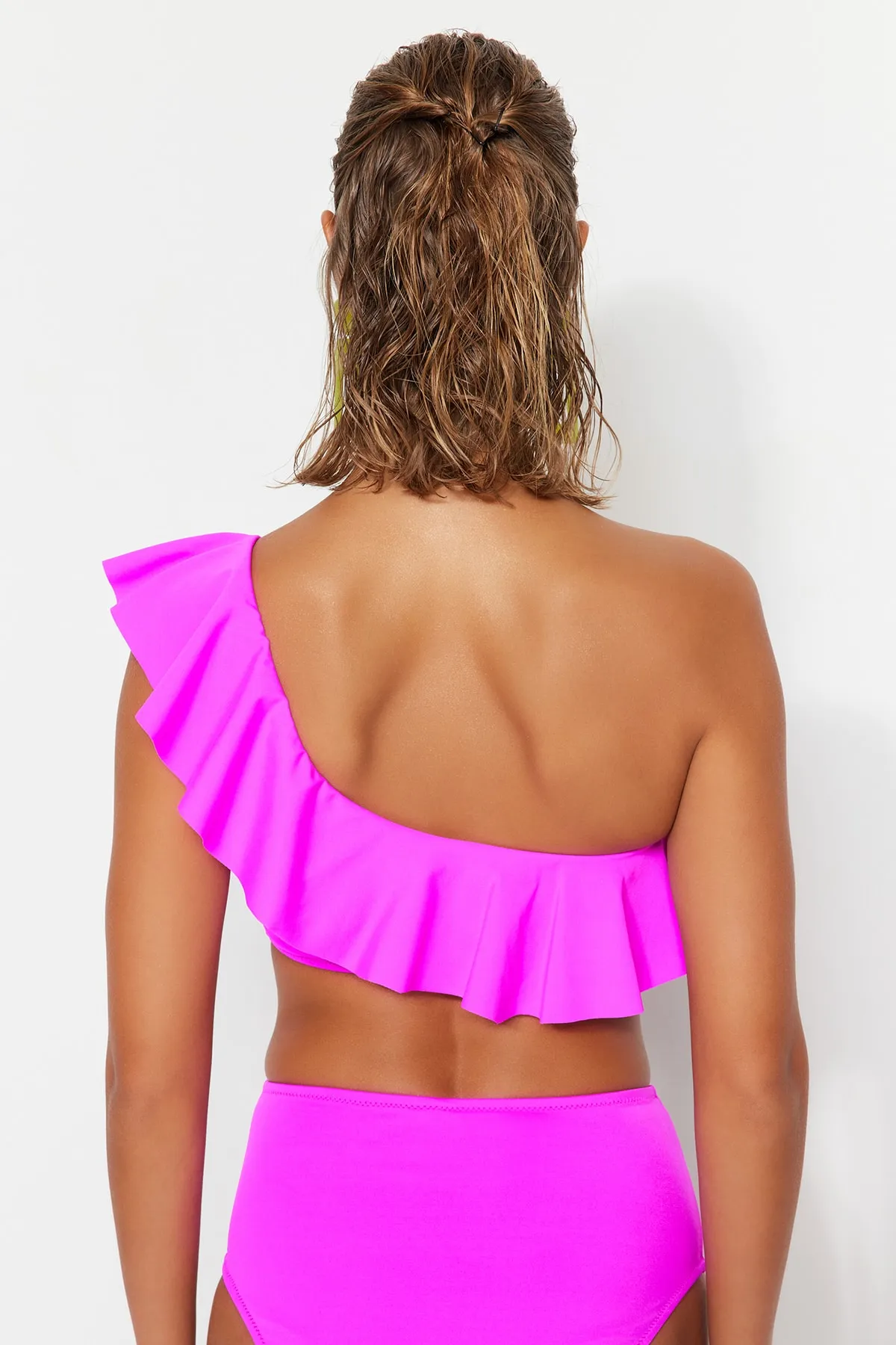 Trendyol Collection  Rosa One-Shoulder-Rüschen-Bikinioberteil TBESS21BU0039
