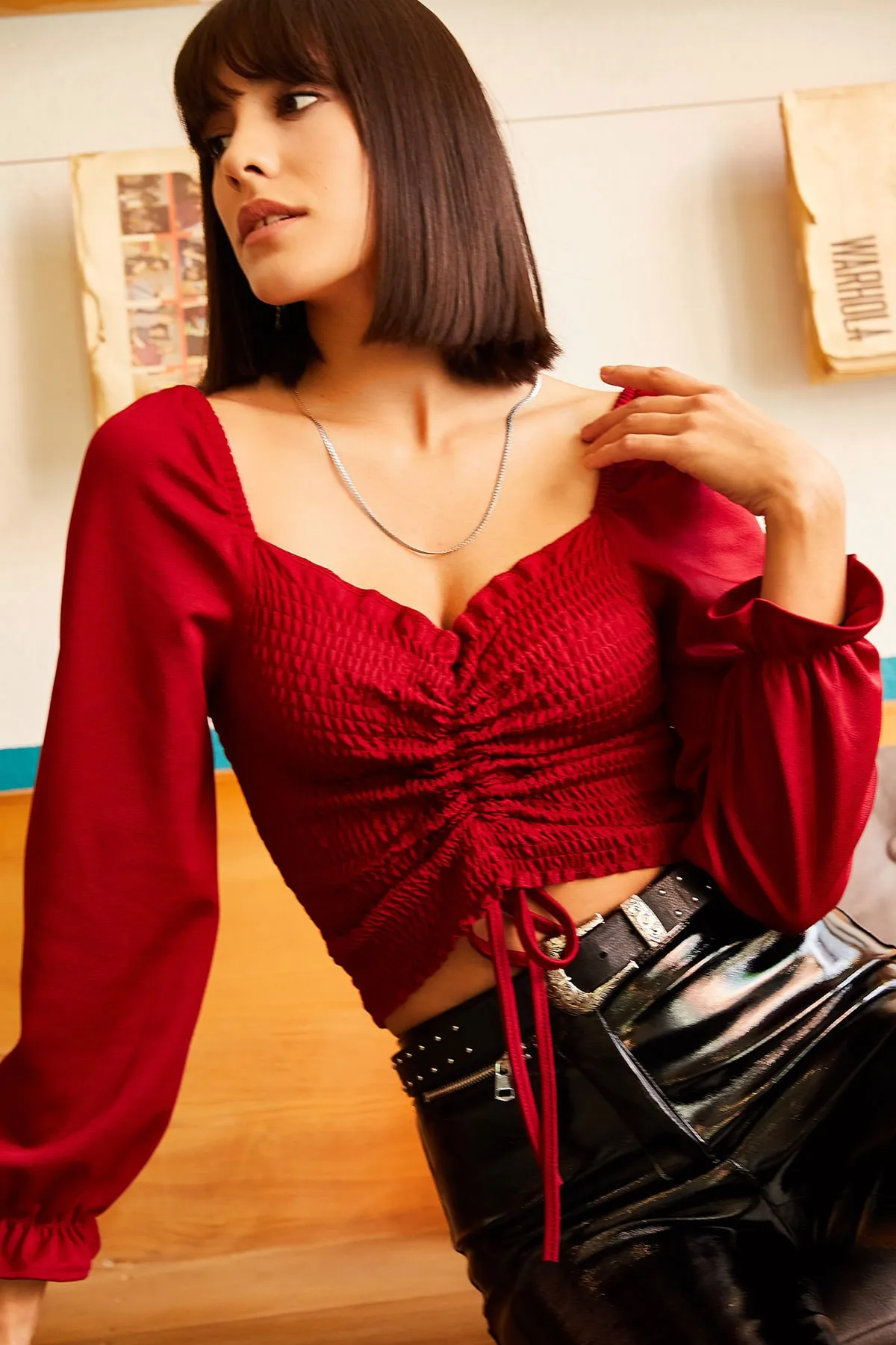 Olalook  Damen-Strickbluse in Weinrot mit geraffter Vorderseite BLZ-19001183