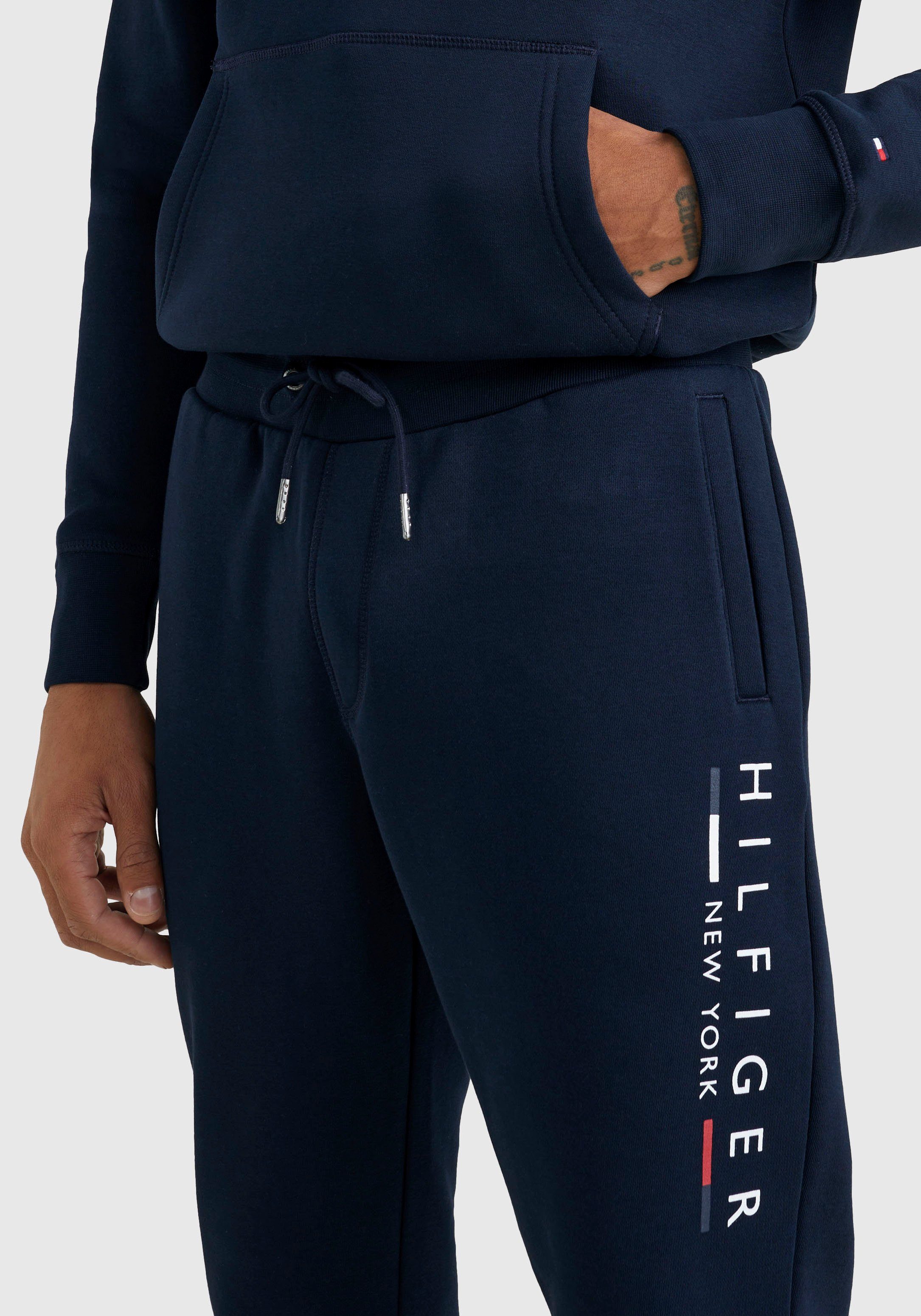 Tommy Hilfiger Jogginganzug HILFIGER NEW YORK TRACKSUIT (Set, 2-tlg), im 2-teiligen Set