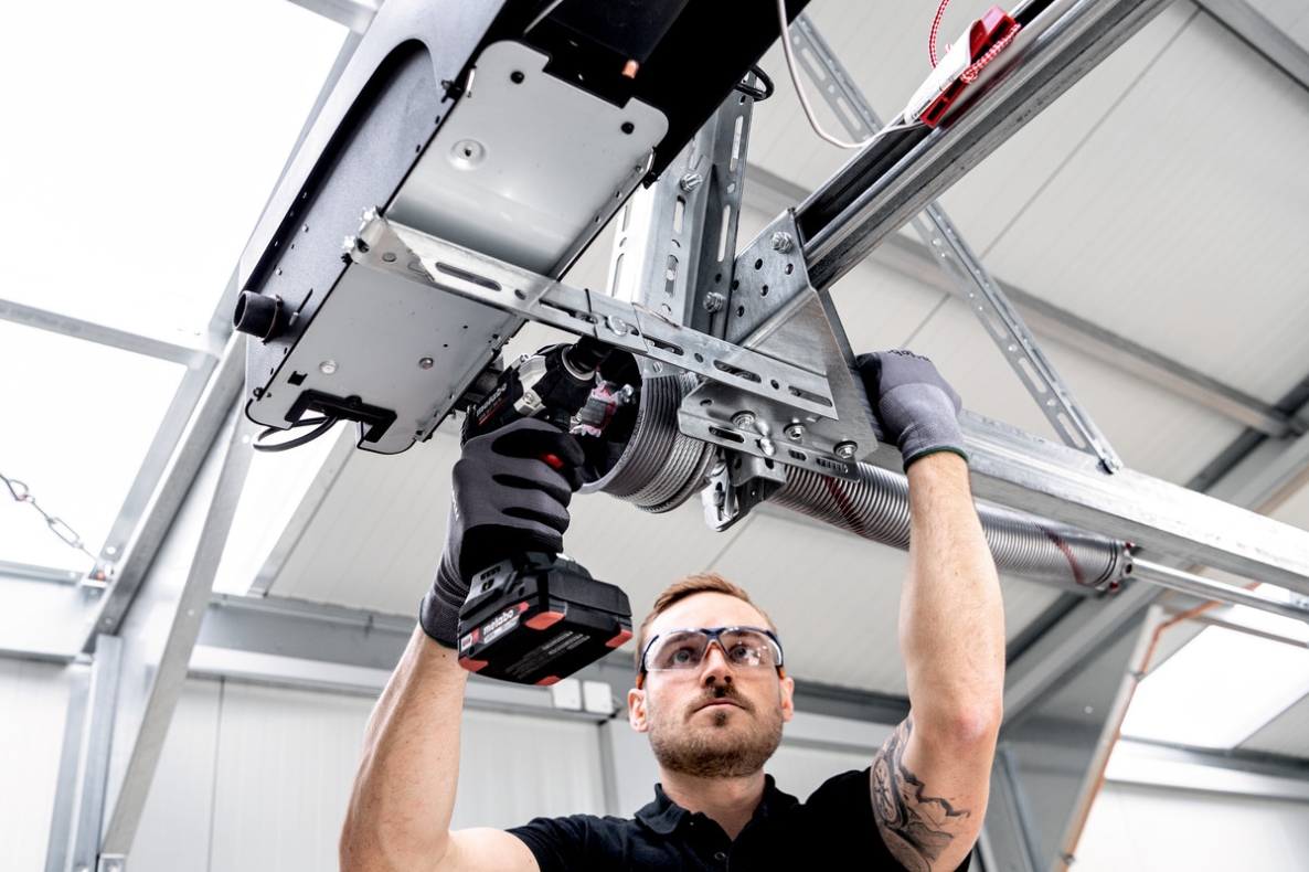 Metabo 602398840 SSW 18 LT 300 BL Akku-Schlagschrauber 18V (ohne Akkus und Ladegerät) in Metabo Box 602398840