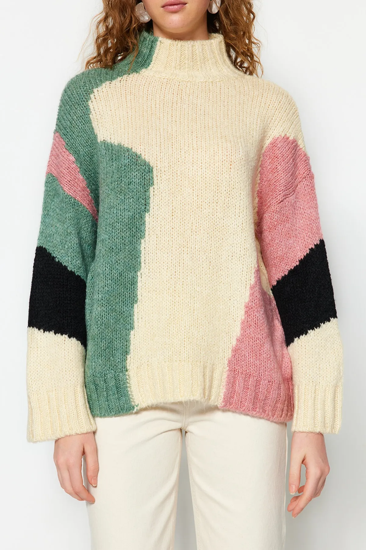 Trendyol Collection  Beigefarbener, weich strukturierter Strickpullover mit Farbblockierung TWOAW20XS0047
