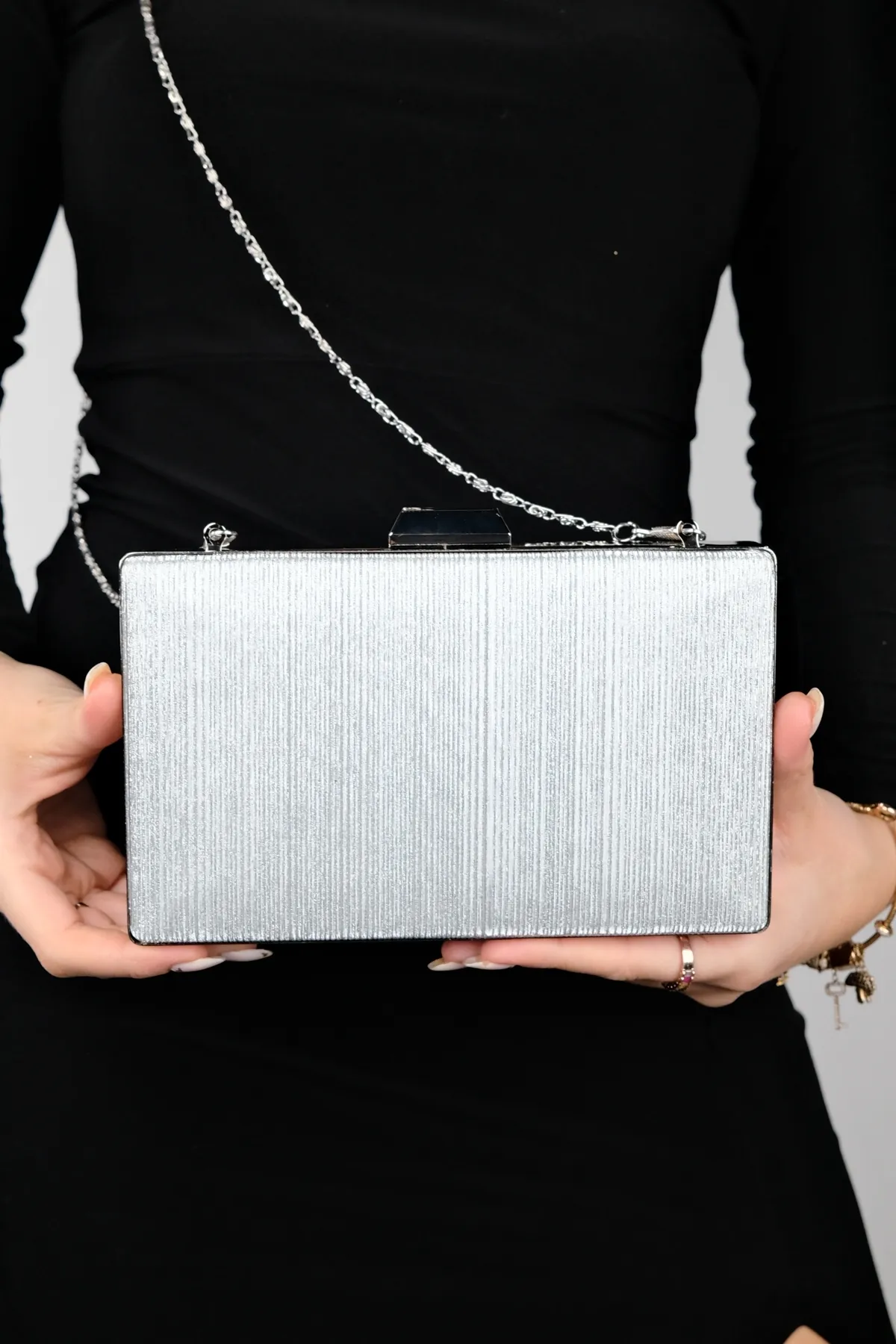 LuviShoes  YADAYA Silber gestreifte Abendtasche für Damen