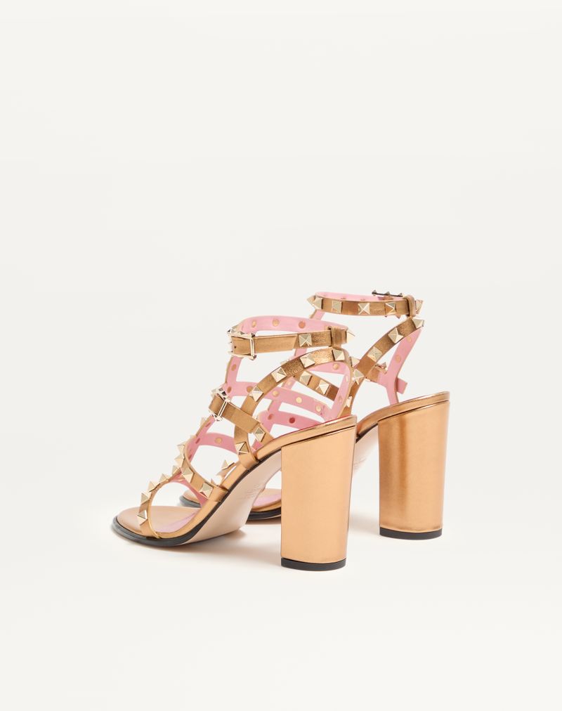 Sandália Rockstud em couro de bezerro laminado com tiras de 90 mm