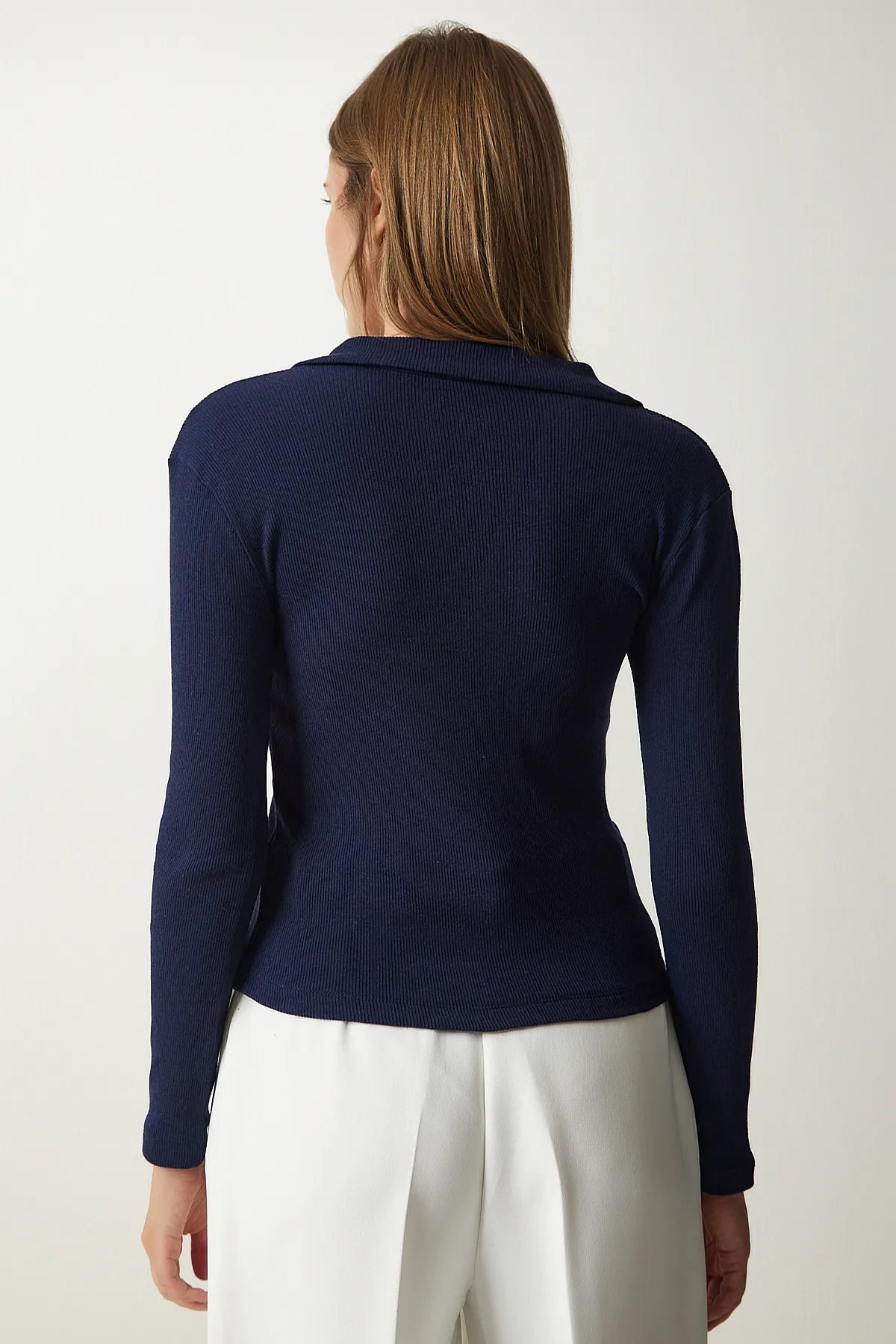Happiness İstanbul  Marineblaue gerippte Strickbluse mit Polokragen für Damen GT00111