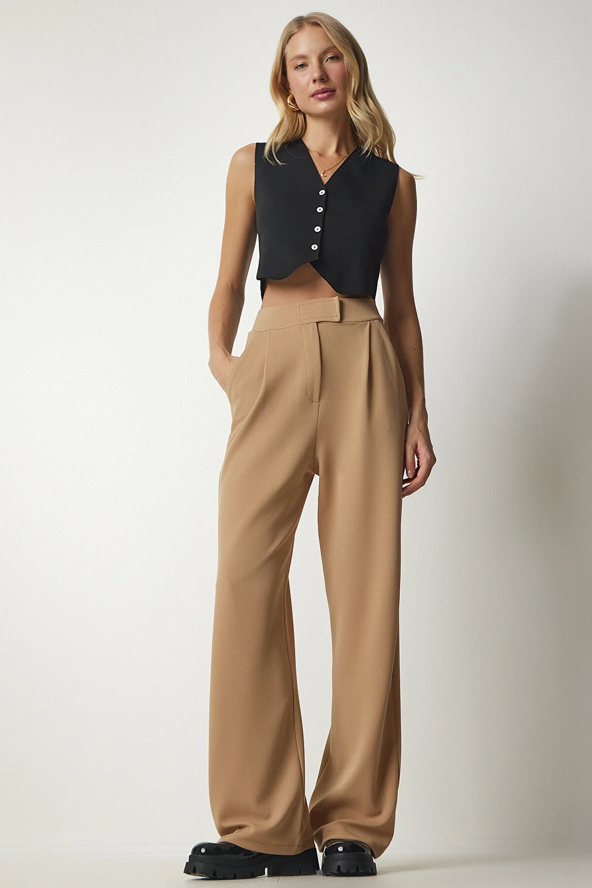 Happiness İstanbul  Bequeme gewebte Hose mit Biskuitbund und Klettverschluss für Damen RV00150