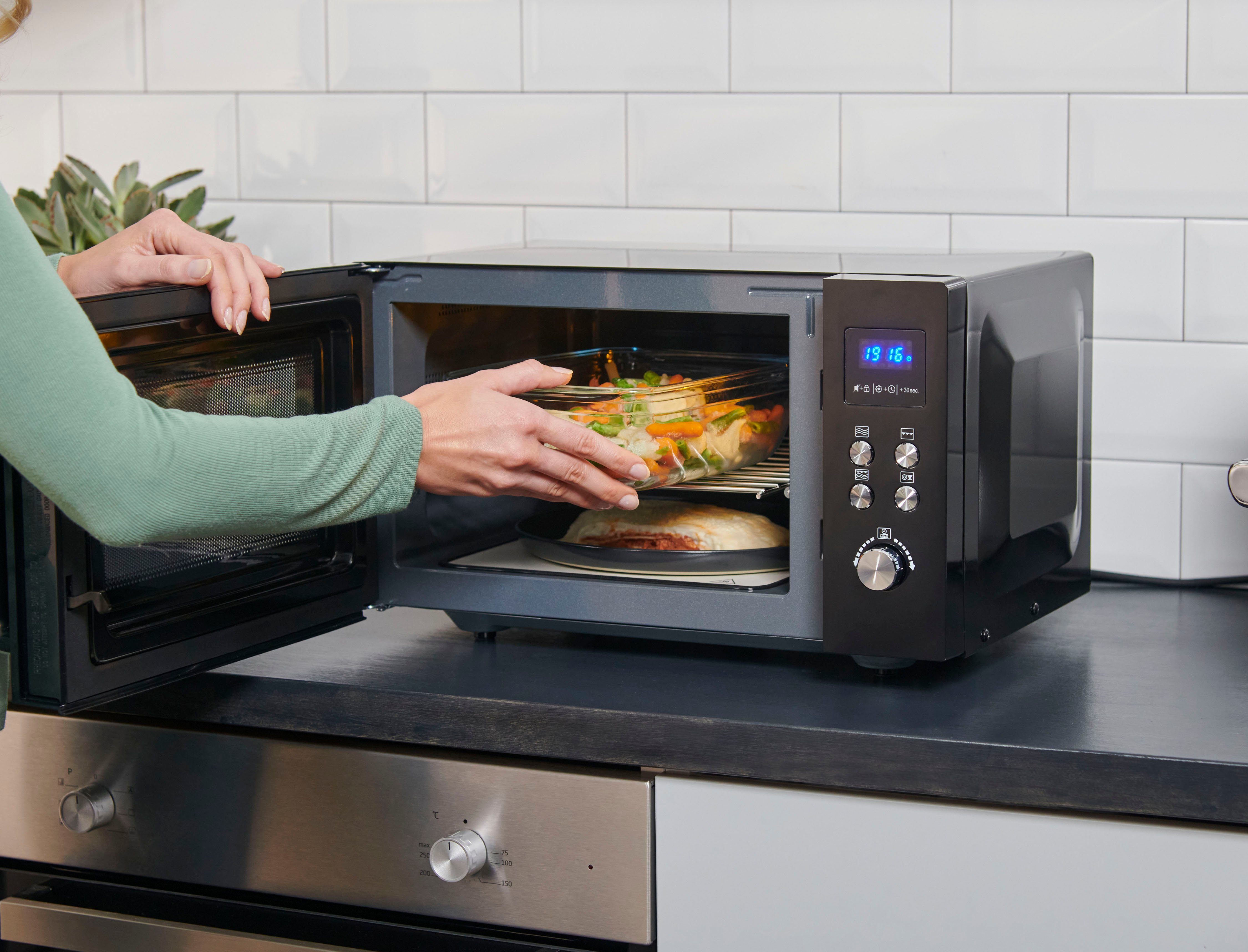 Severin Mikrowelle MW 7763, Grill, Mikrowelle, 25 l, 2-in-1 Mikrowelle mit Glasboden und Grill