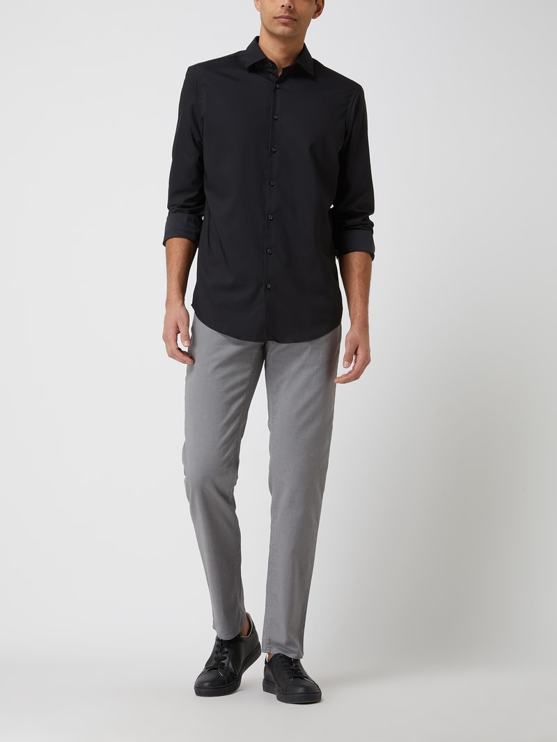 Regular Fit Business-Hemd mit Stretch-Anteil in schwarz