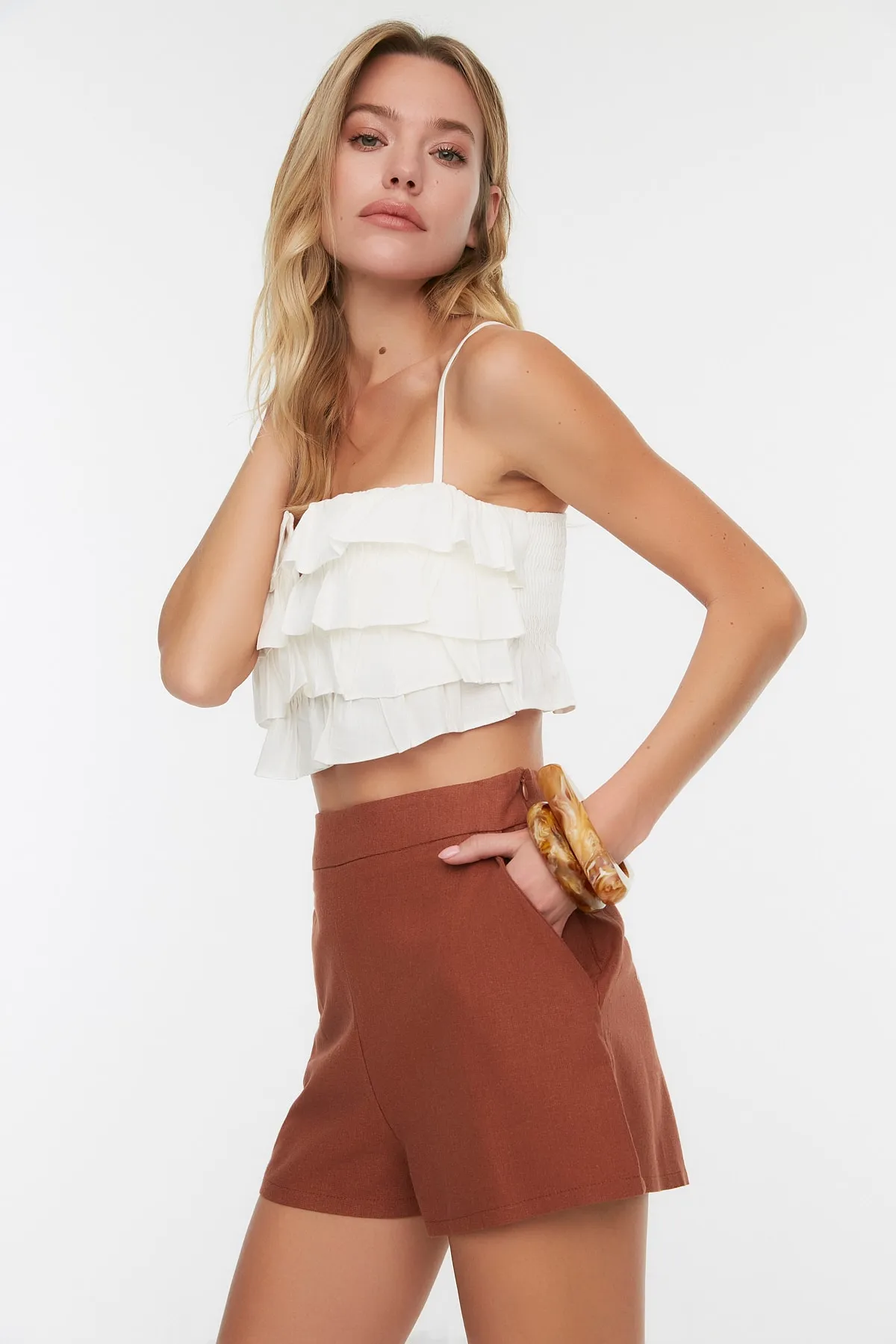 Trendyol Collection  Shorts - Braun - Mittlerer Bund