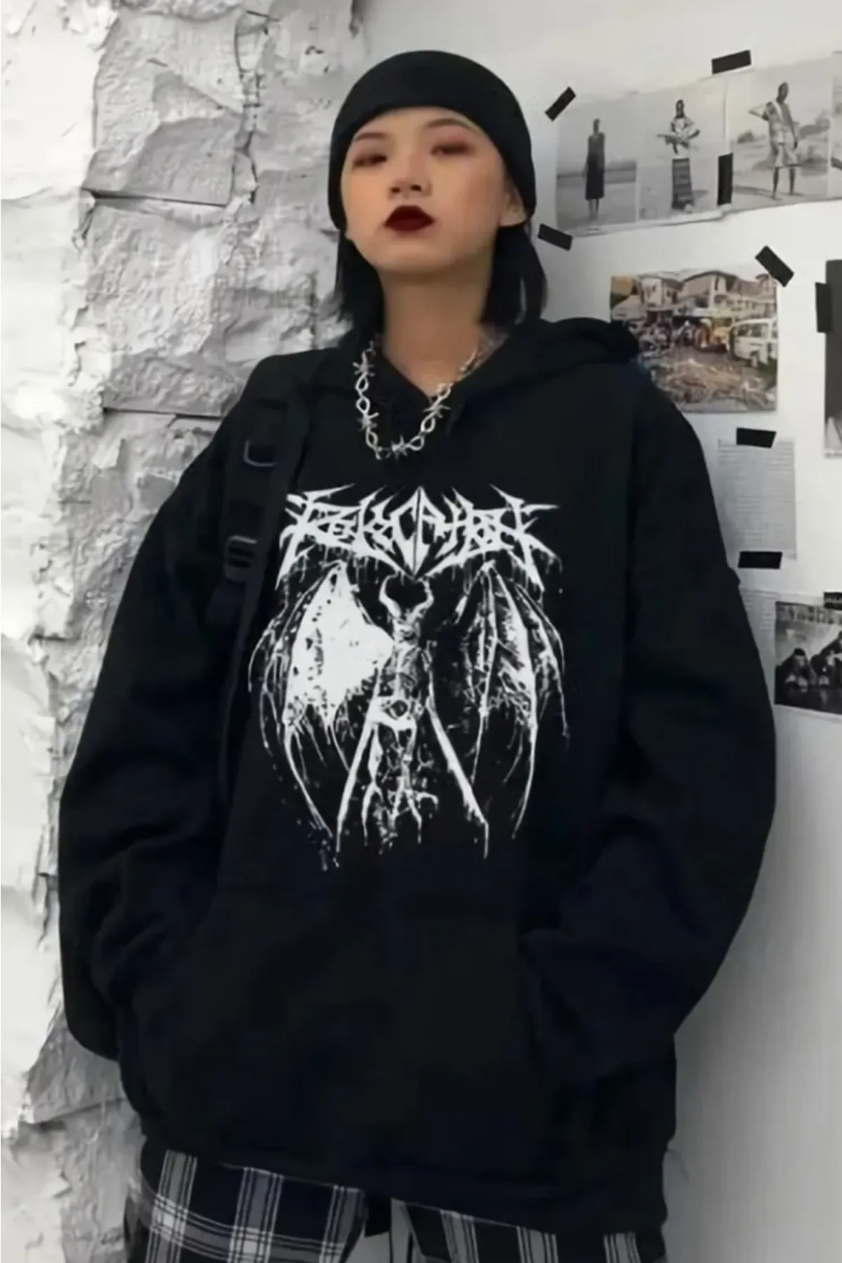 EFBUTİK  Schwarzes Anime-Sweatshirt mit geflügeltem Skelett und Kapuze