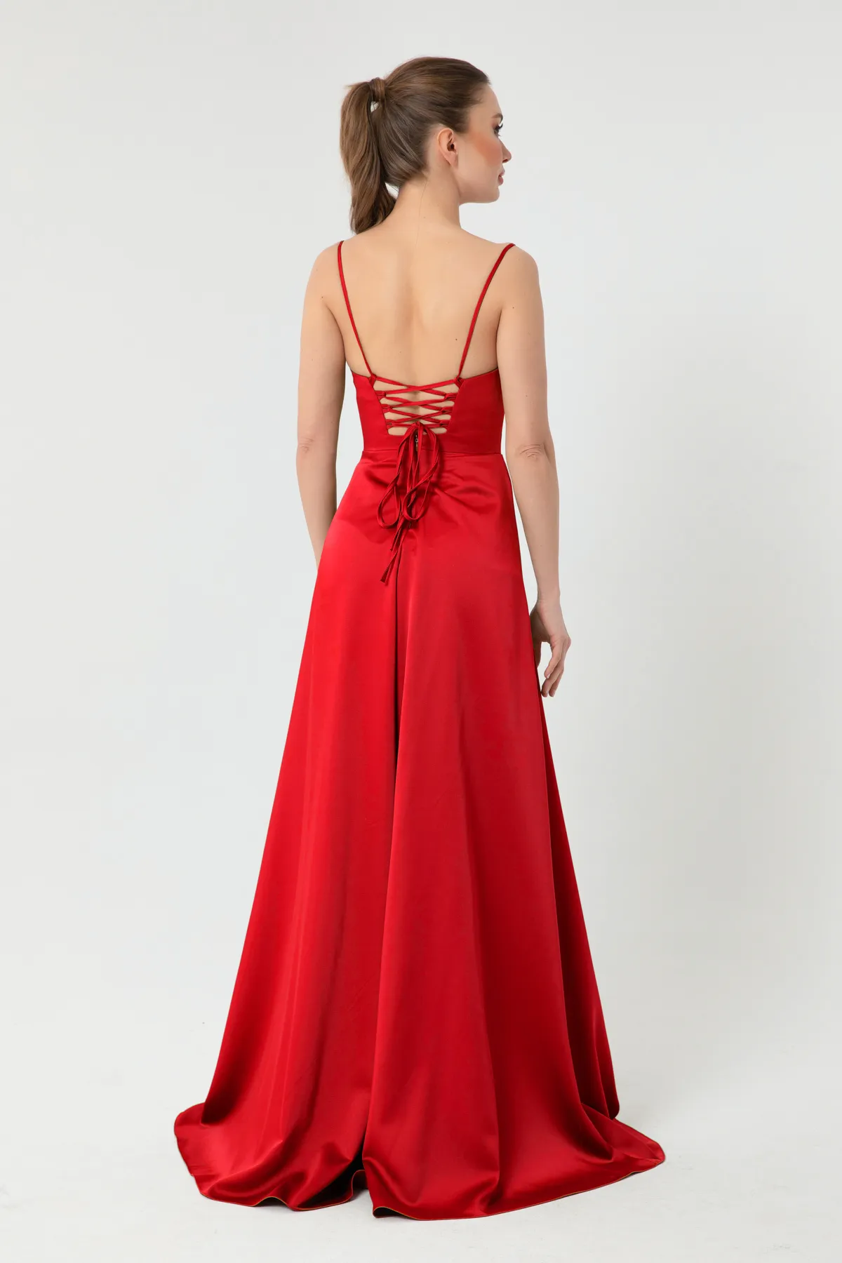 Lafaba  Rotes Abendkleid und Abschlusskleid aus Satin mit Rüschen und Schlitz für Damen