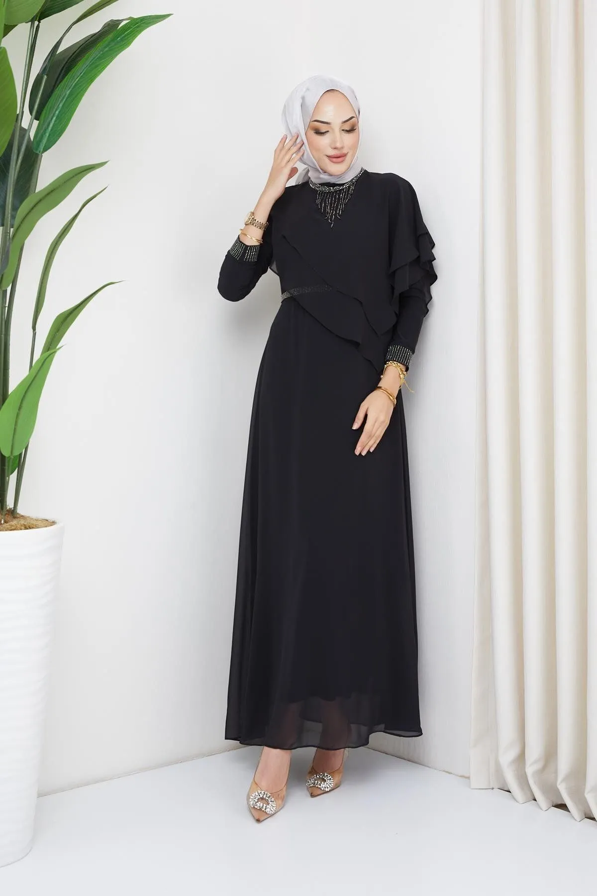 Olcay  Abendkleid aus Chiffon mit Hijab und Steinen sowie Schwungraddetails, SCHWARZ 1651