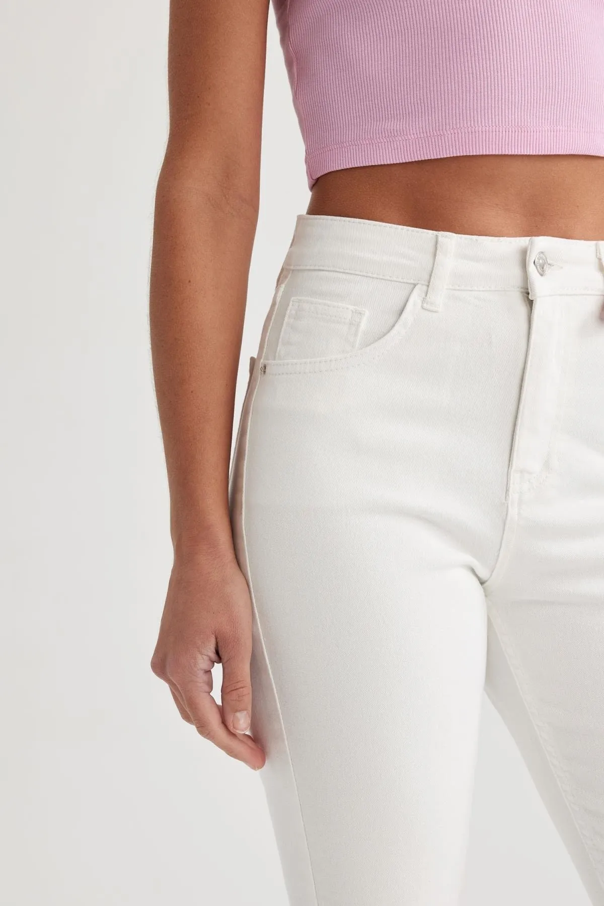 DeFacto  Mary Vintage Straight Fit, hohe Taille, knöchellange Jeanshose mit Cutaway-Bein