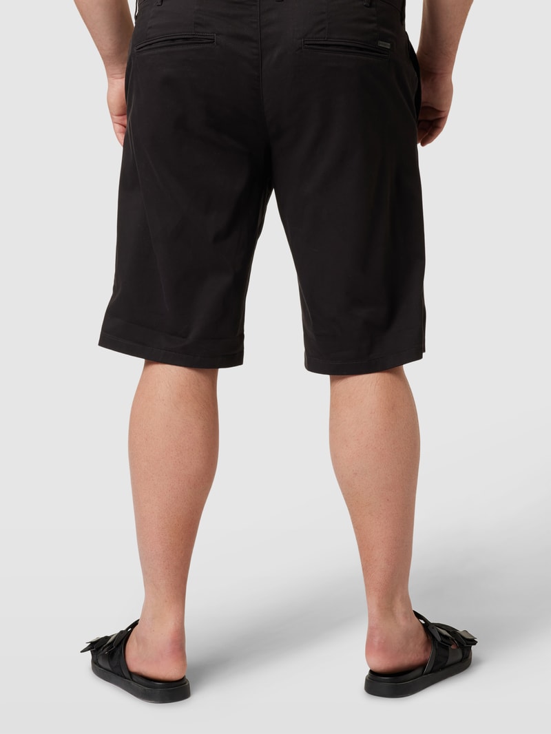 PLUS SIZE Chinoshorts mit fixierten Beinumschlägen Modell 'BOWIE' in schwarz