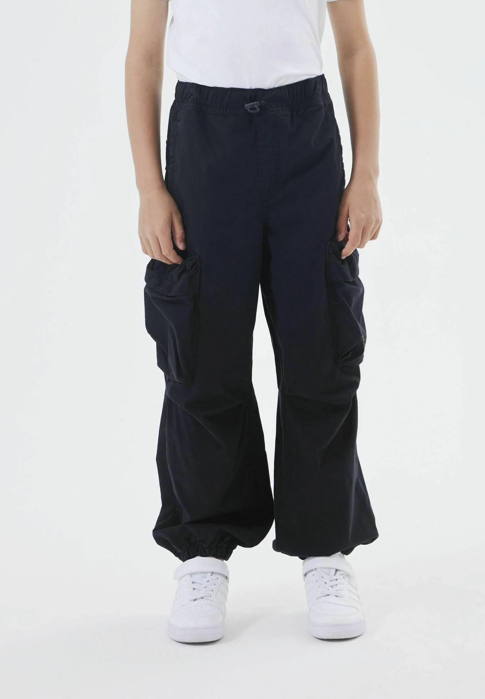Nómbralo NKMBEN PARACHUTE - Pantalones cargo