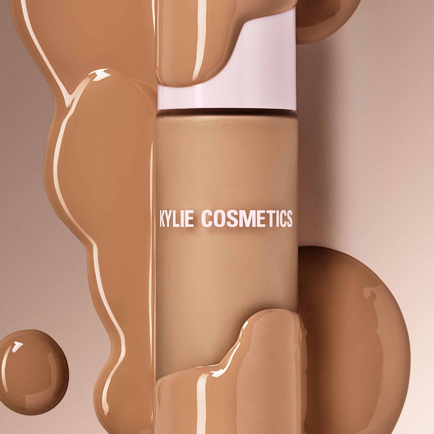 KYLIE COSMETICS Power Plush дуготрајна козметика