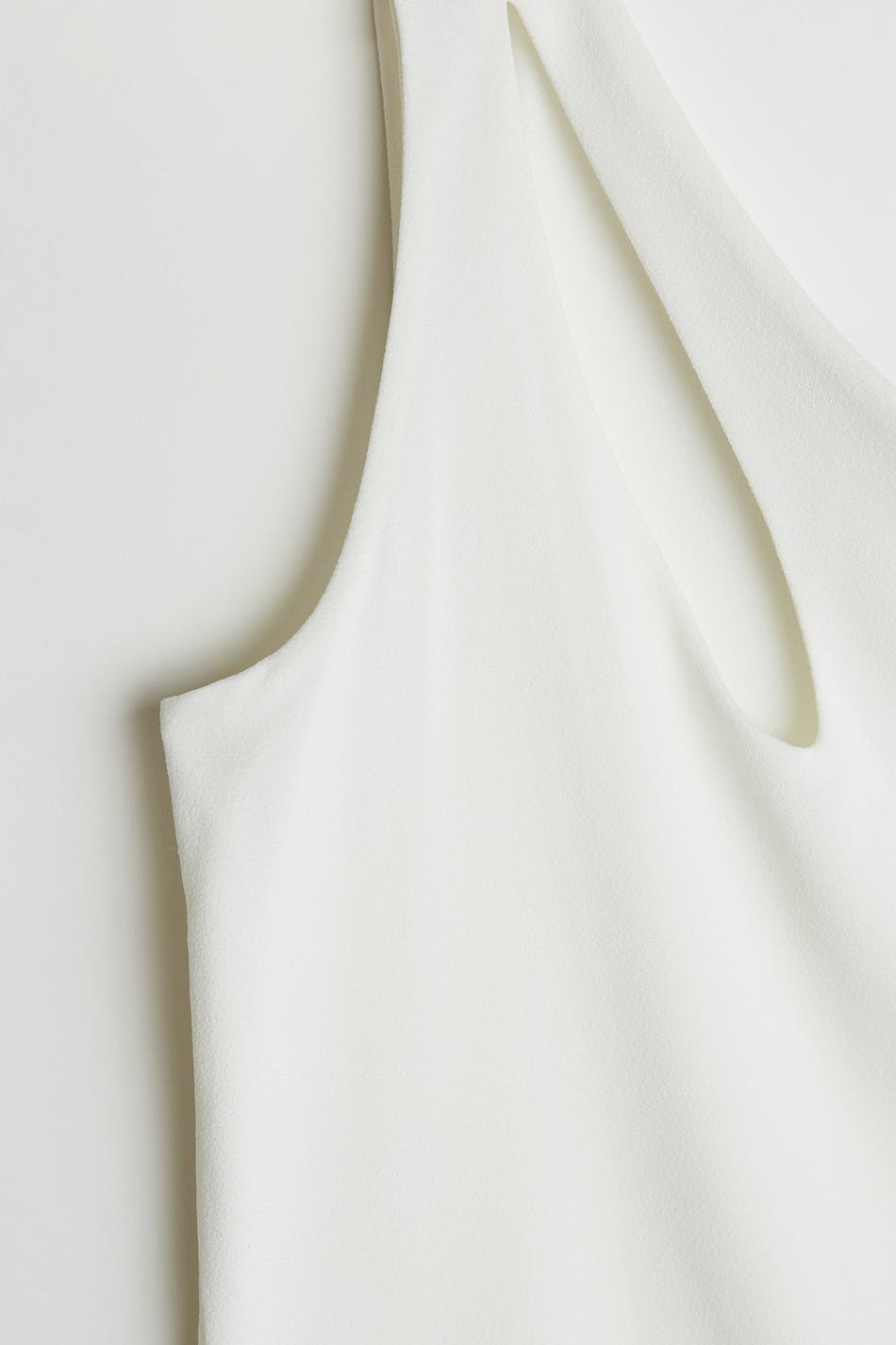 Clara cut out top
