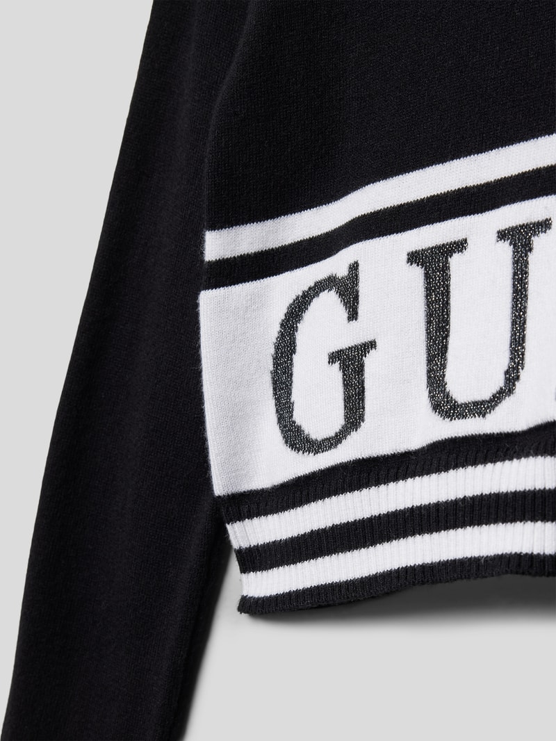 Strickpullover aus Viskose-Mix mit Label-Detail in schwarz
