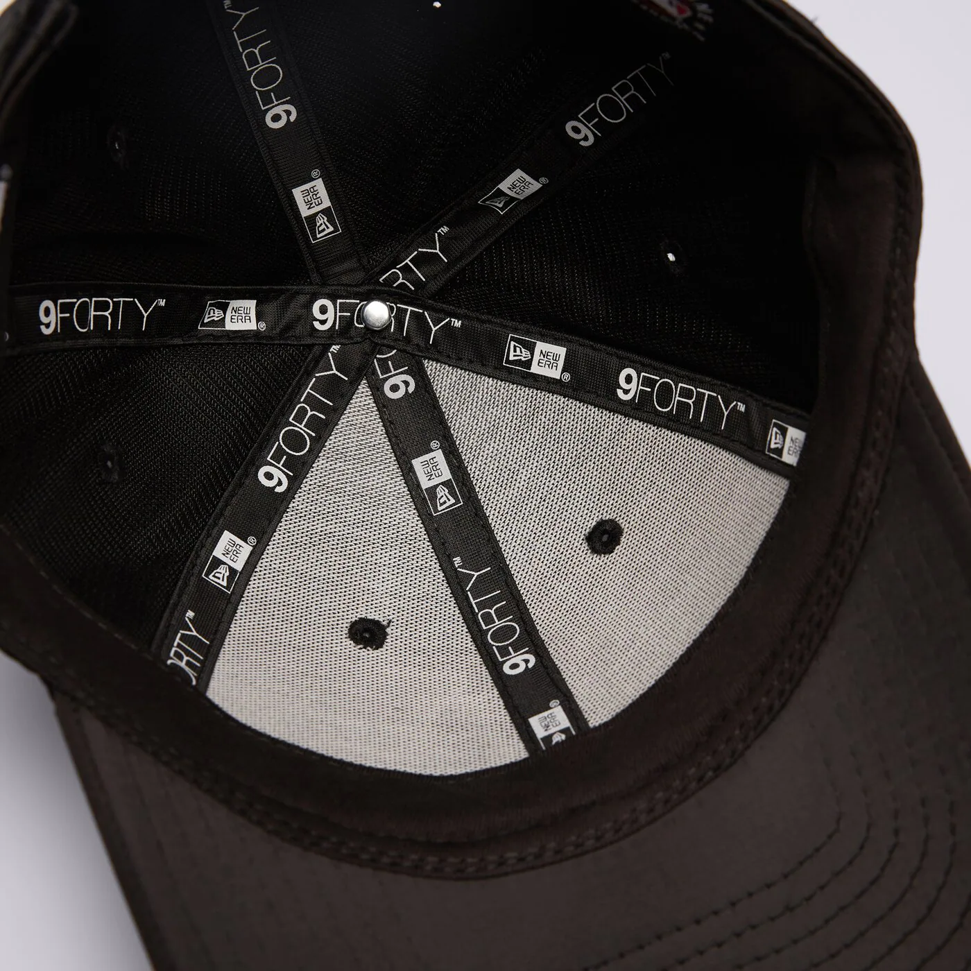NEW ERA MÜTZE WMNS SATIN 940 NYY NEW YORK YANKEES Schwarz