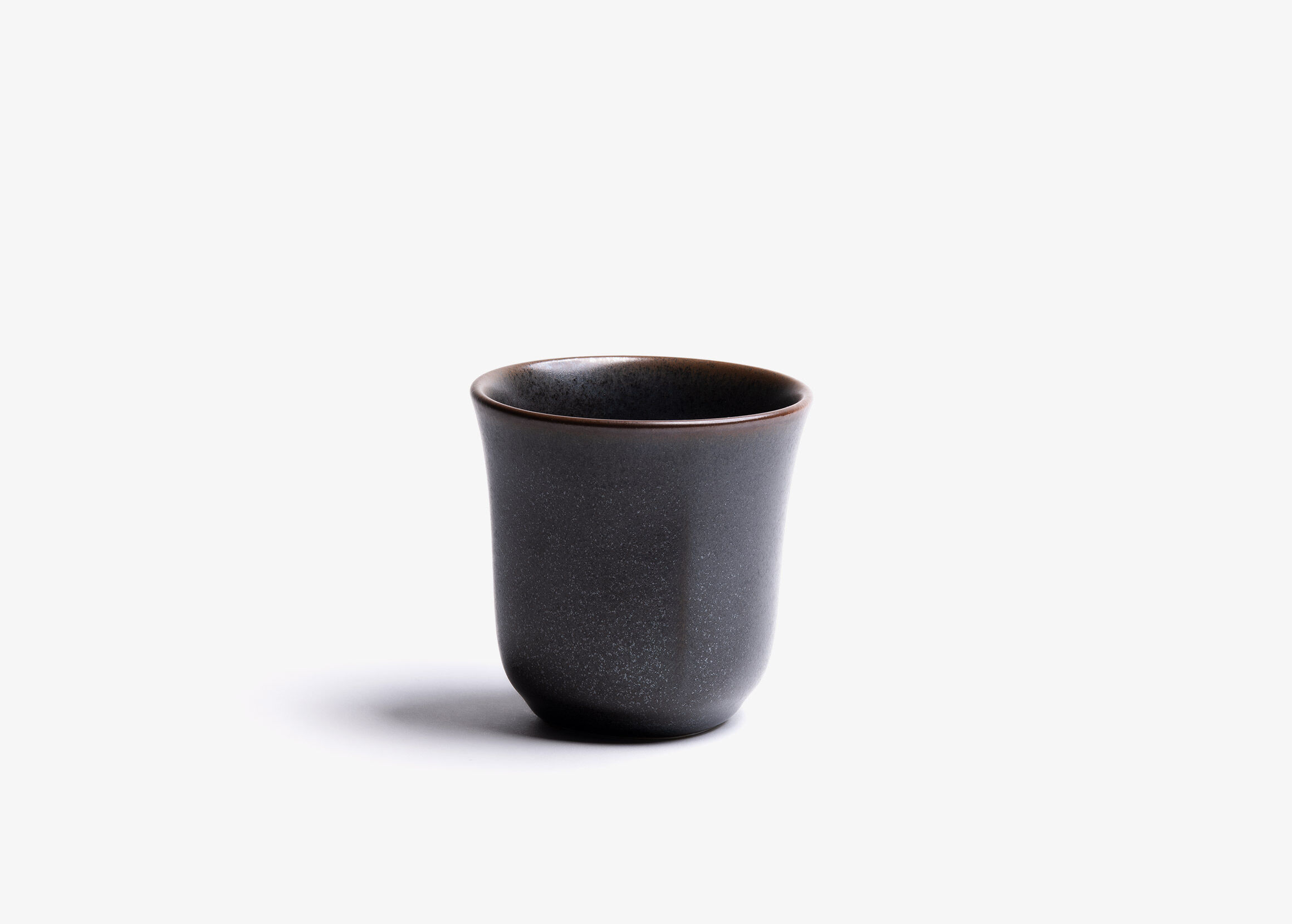 KURO  Bol à thé gris foncé en porcelaine
