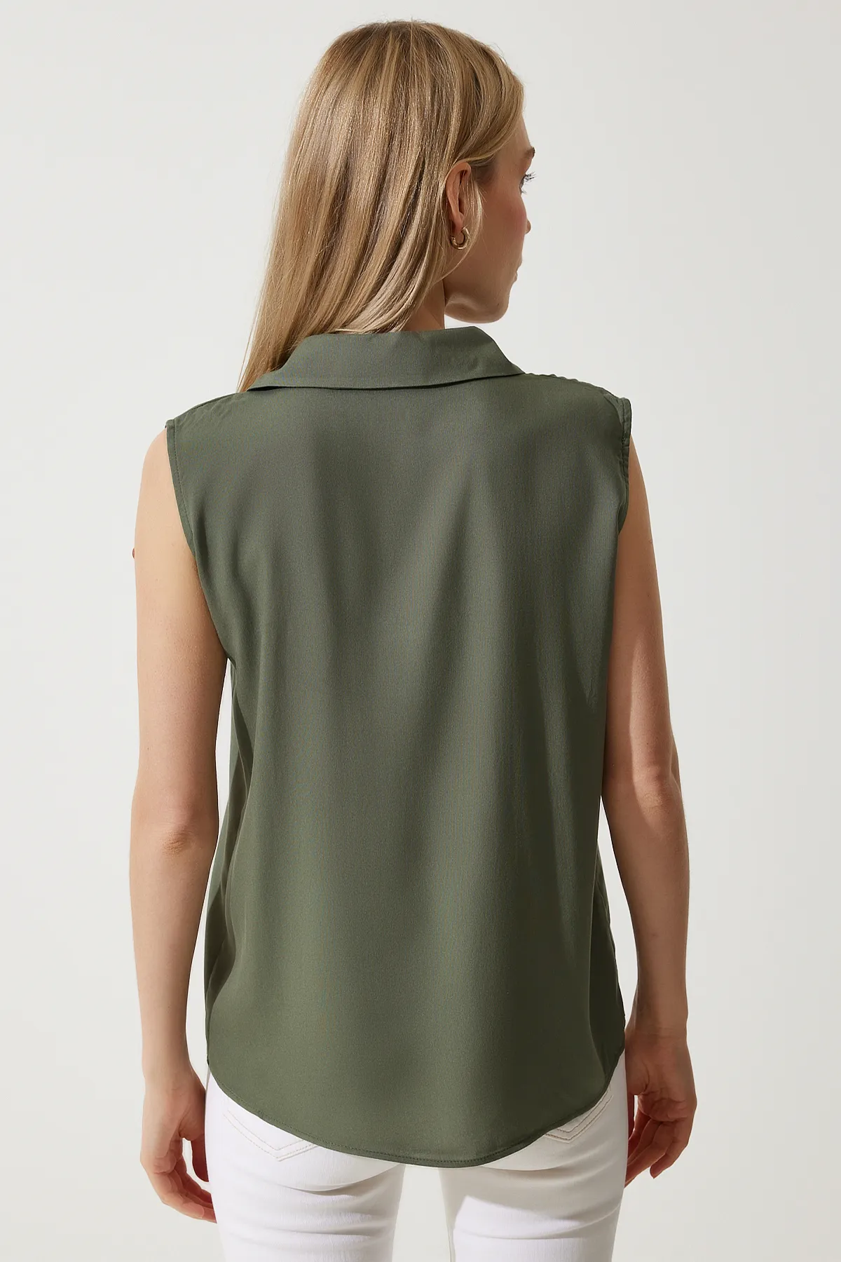 Happiness İstanbul  Ärmelloses Viskosehemd für Damen in Khaki TO00129
