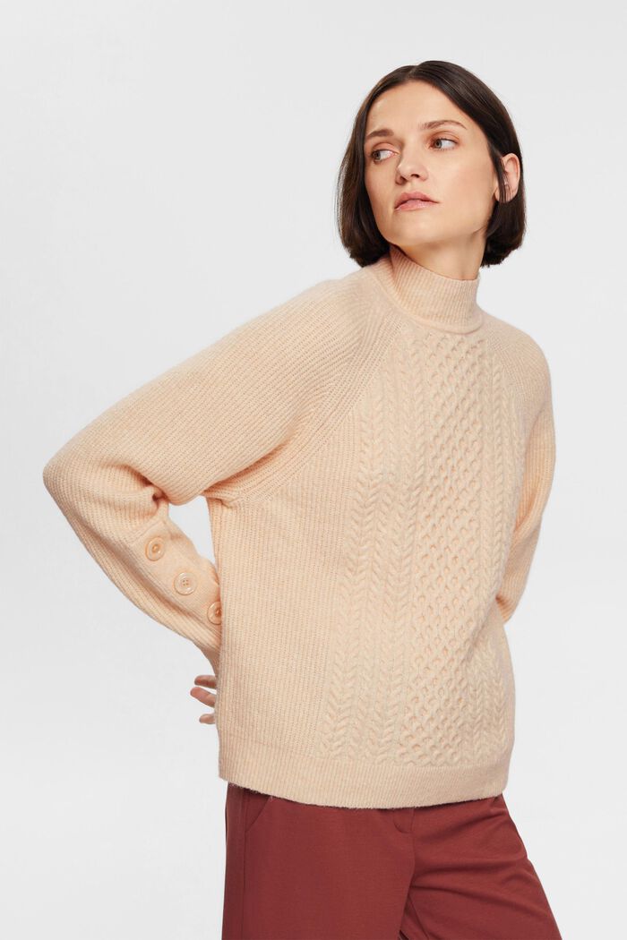 Mit Wolle: Zopfstrick-Pullover