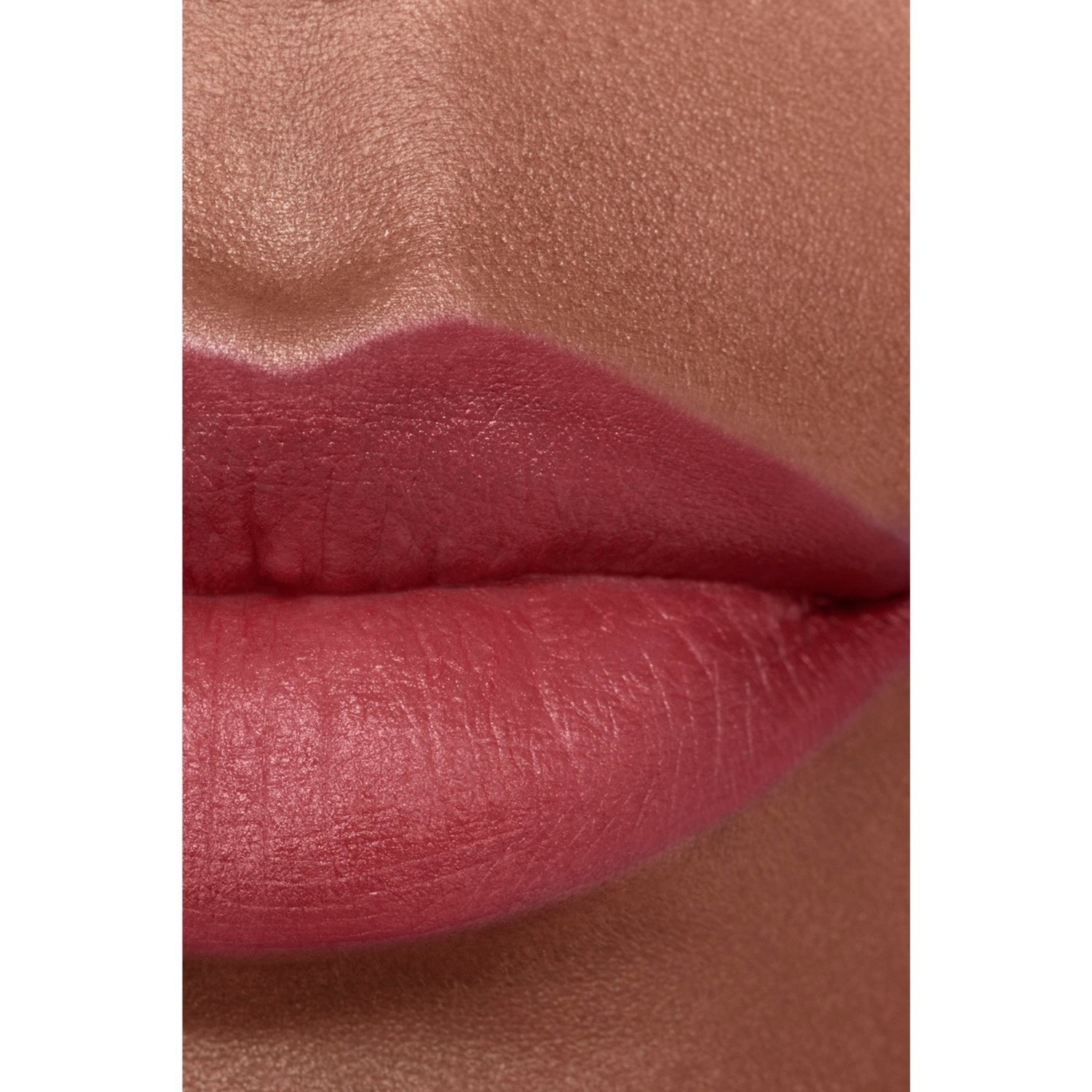 CHANEL LUMINOUS VELVET RED