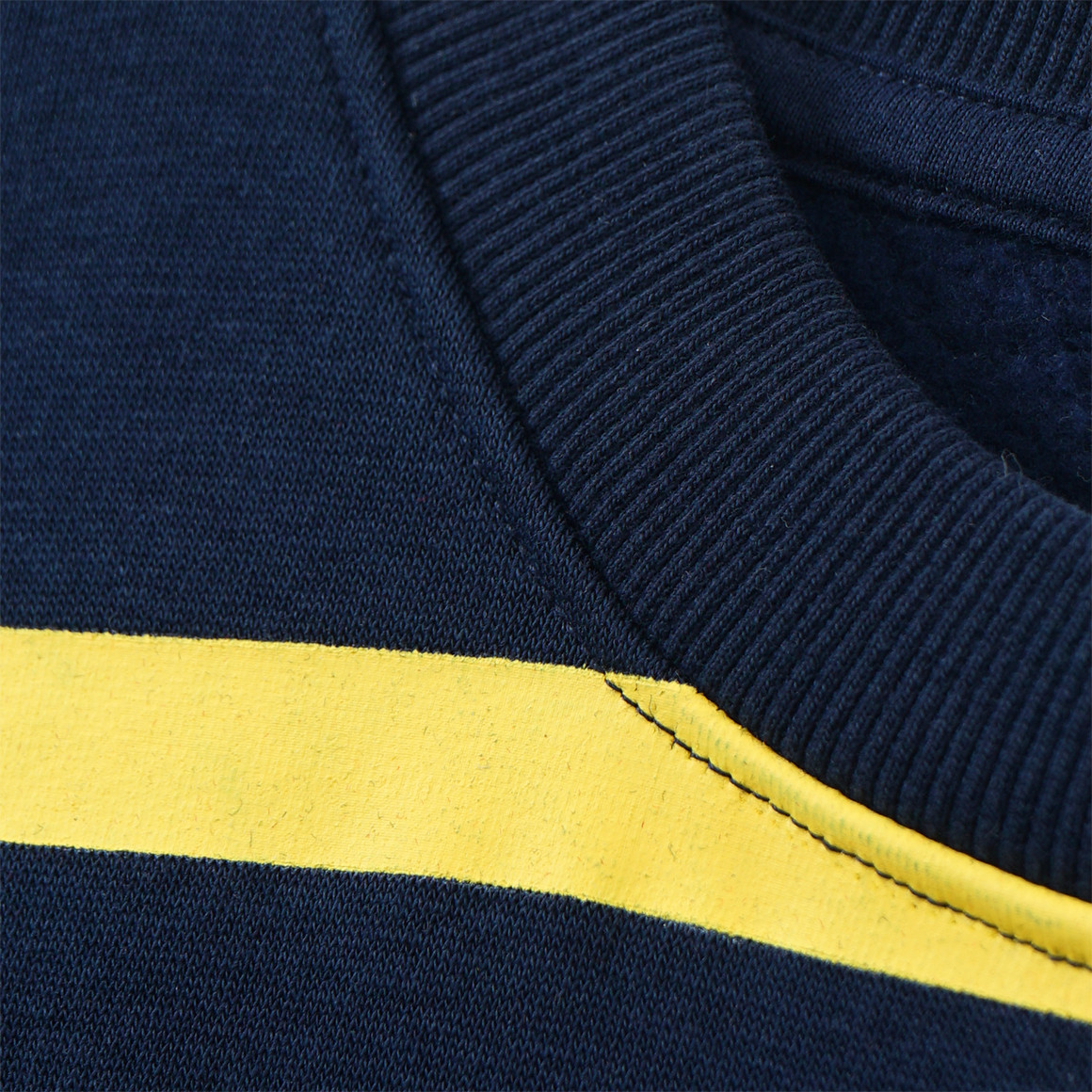 Jungen Sweatshirt mit bunten Ringeln