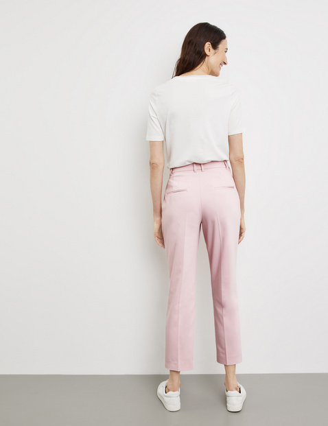 Elegante Hose mit Bügelfalten