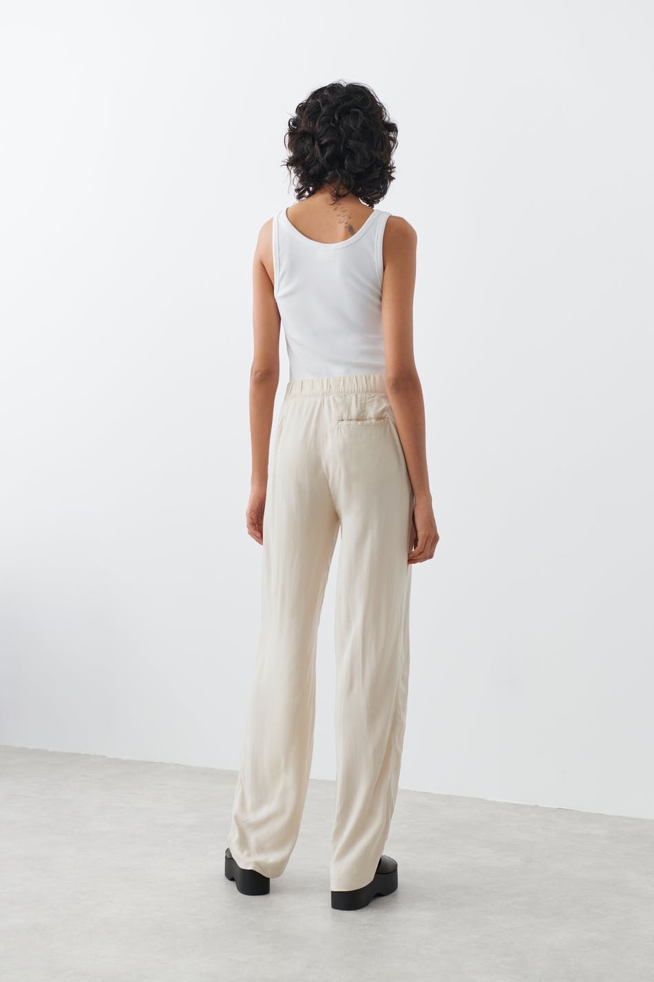 Relaxed viscose trousers