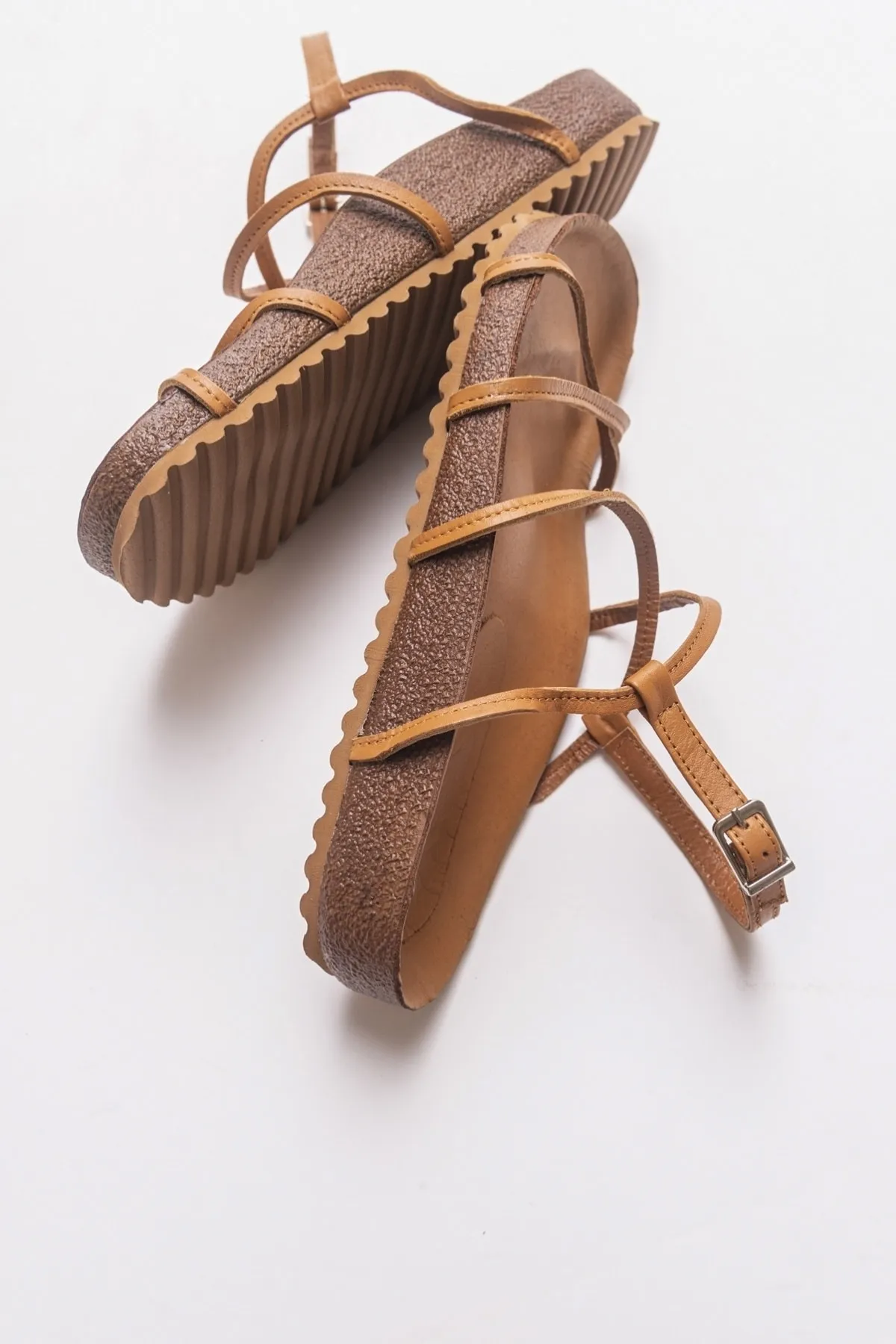 LuviShoes  Muse Damensandalen aus echtem Leder in Hellbraun