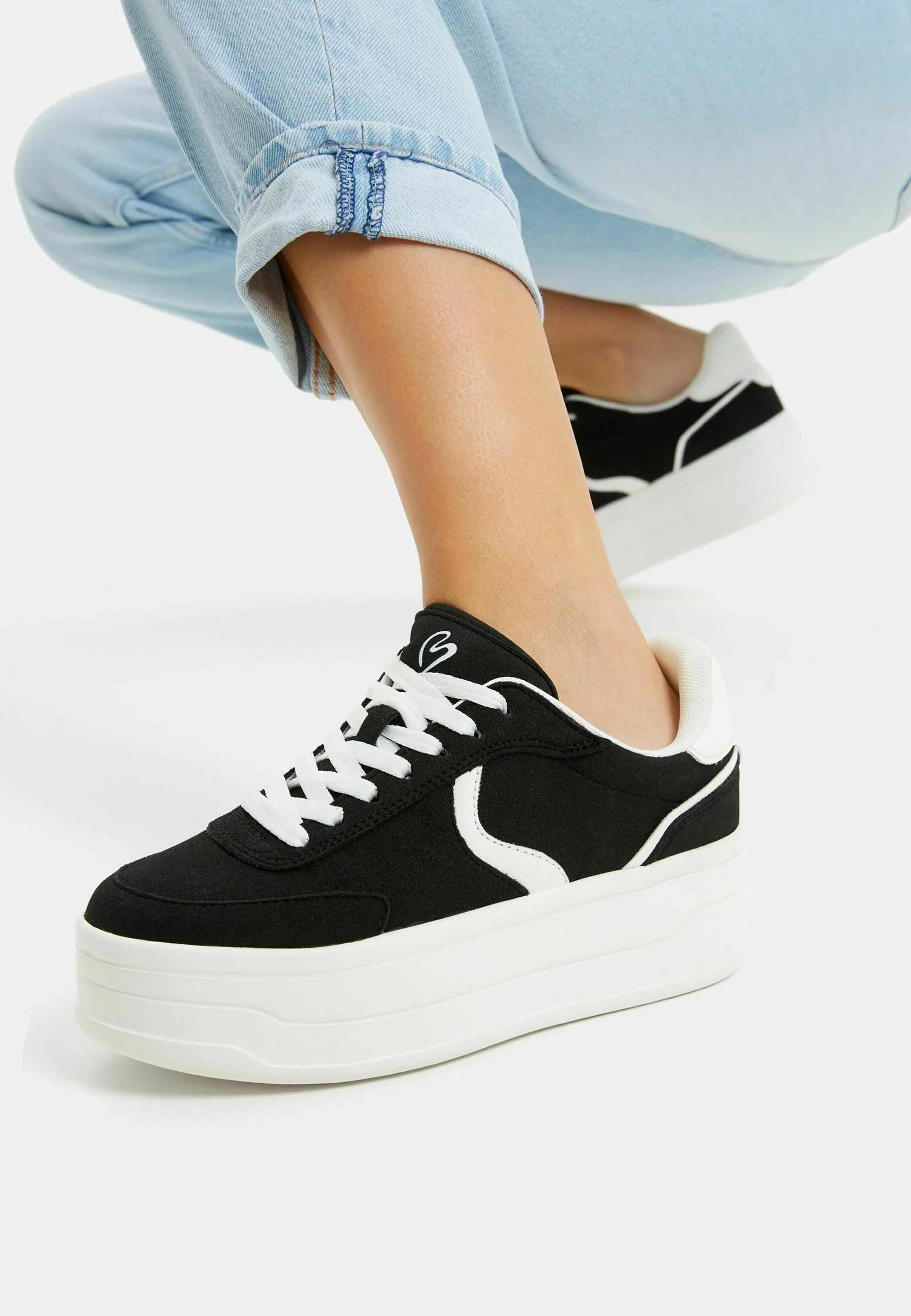 Bershka CONTRAST - Zapatillas bajas