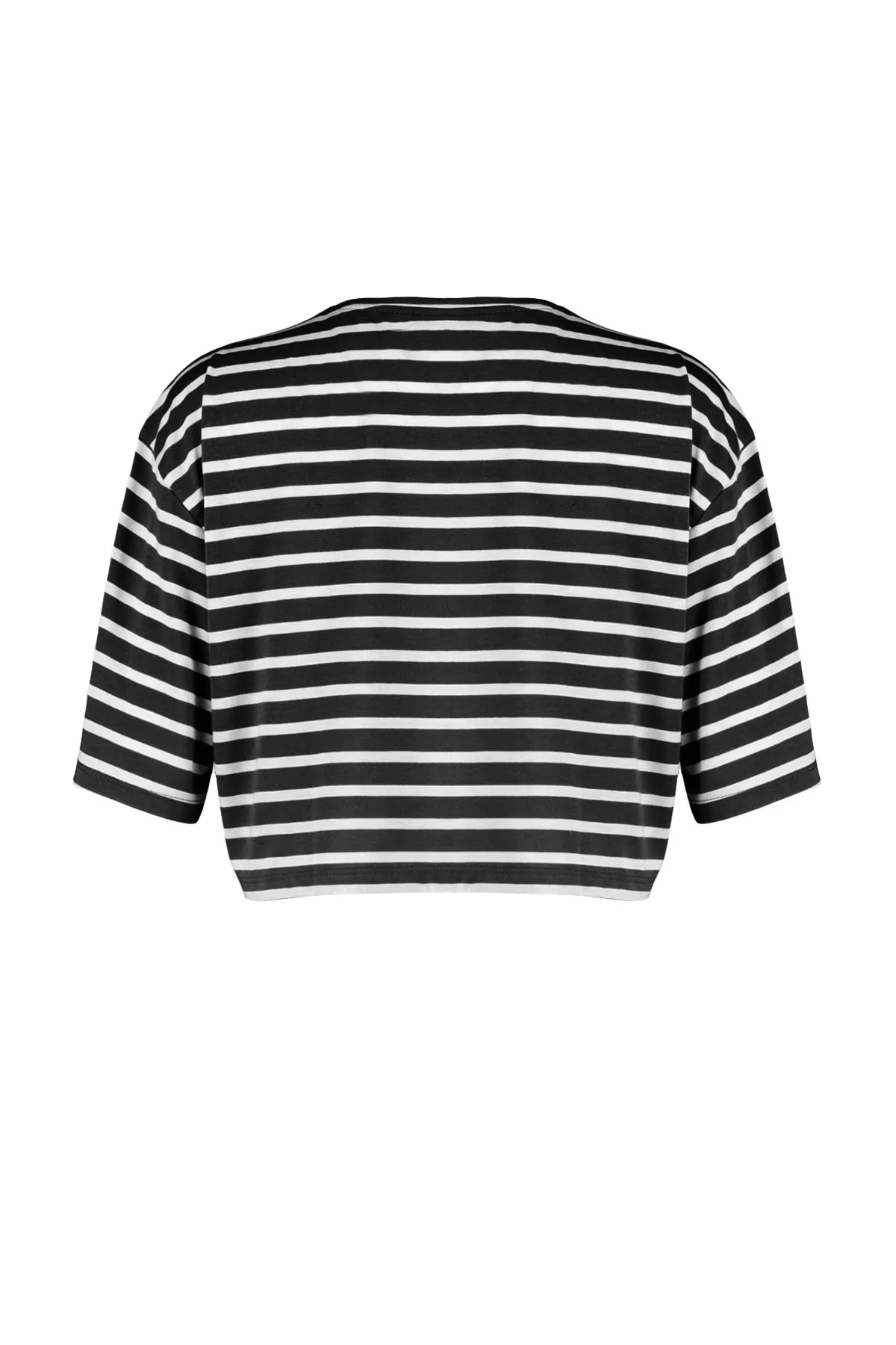 Trendyol Collection  Schwarz gestreiftes, entspanntes/weites, entspannt geschnittenes, kurzes Strick-T-Shirt mit Rundhalsausschnitt TWOSS23TS00136