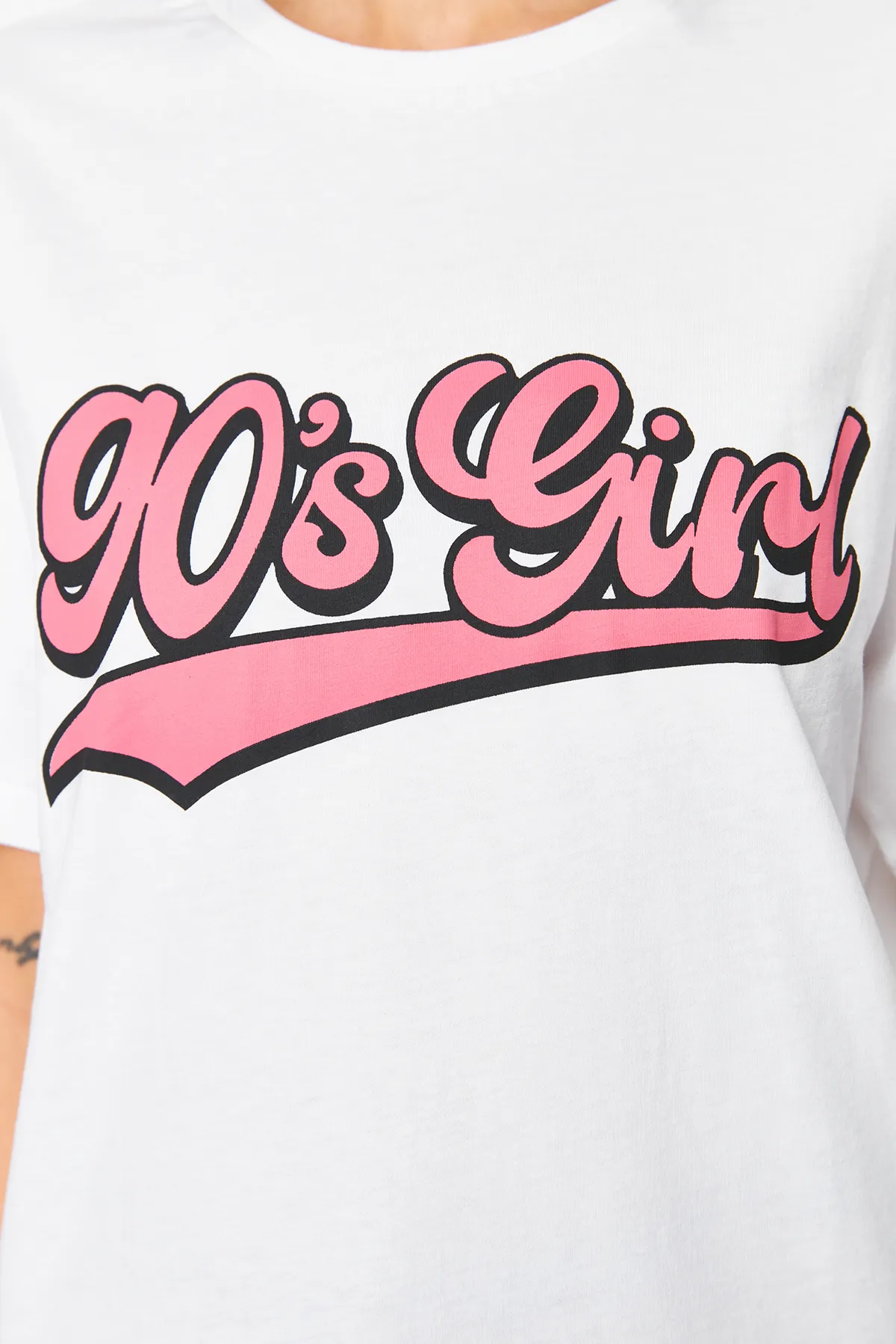 Trendyol Collection  Weißes bedrucktes Oversize/Wide Fit Strick-T-Shirt mit Stehkragen, 100 % Baumwolle TWOSS23TS00373