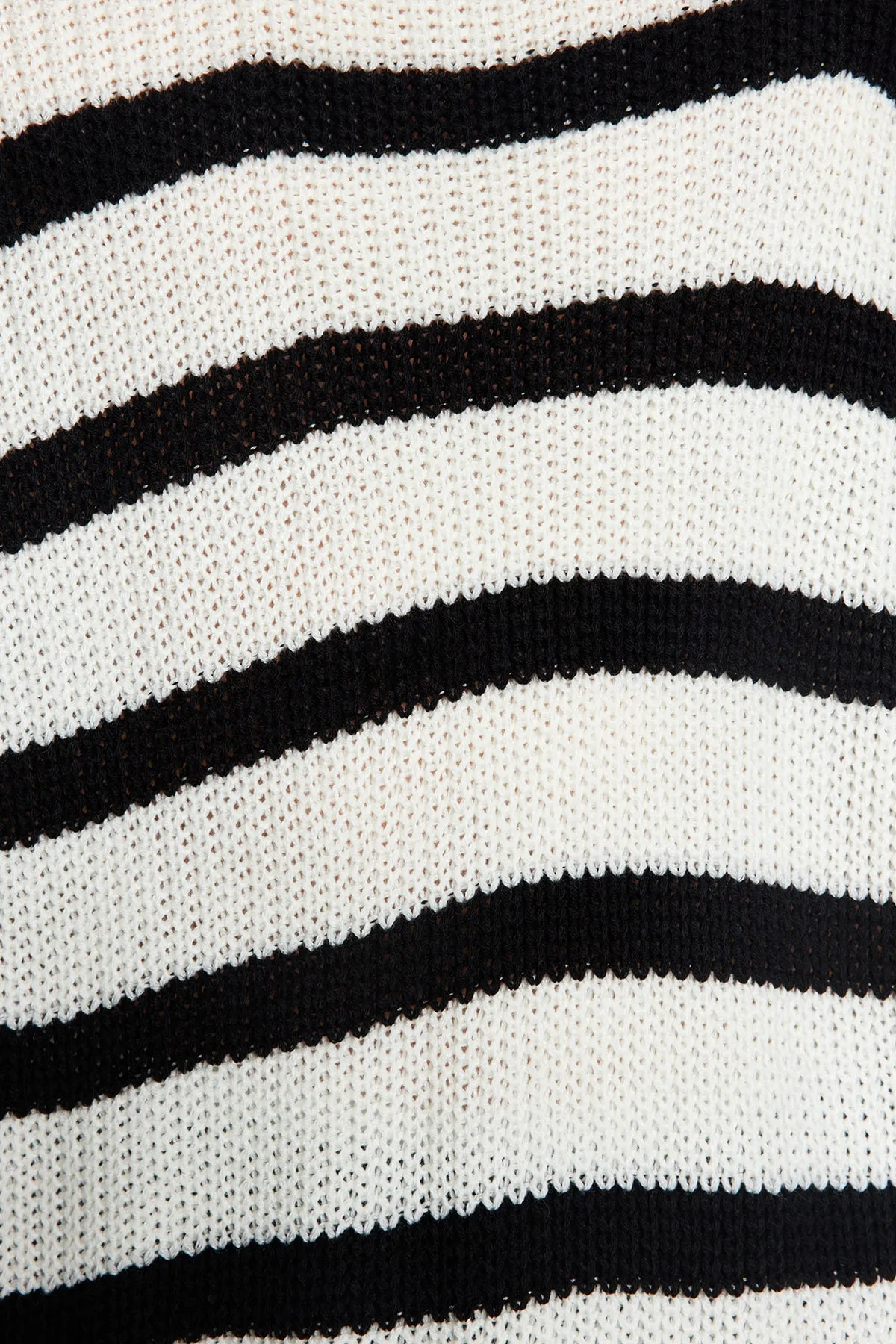 Trendyol Collection  Ecru Unisex Oversize Fit Wide Fit gestreifter Strickpullover TMNAW24KZ00017