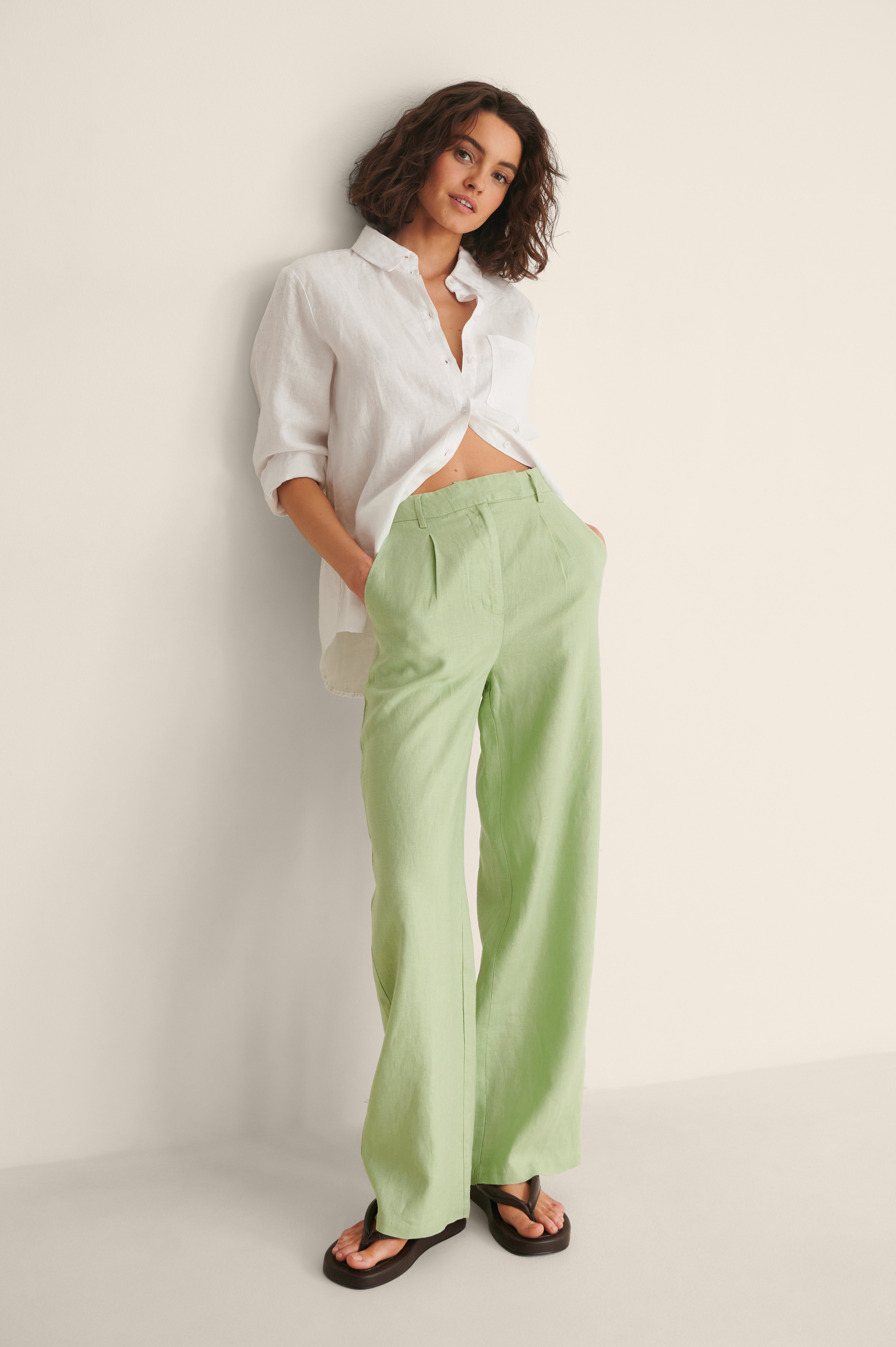 Leinenhose mit weiten Beinen