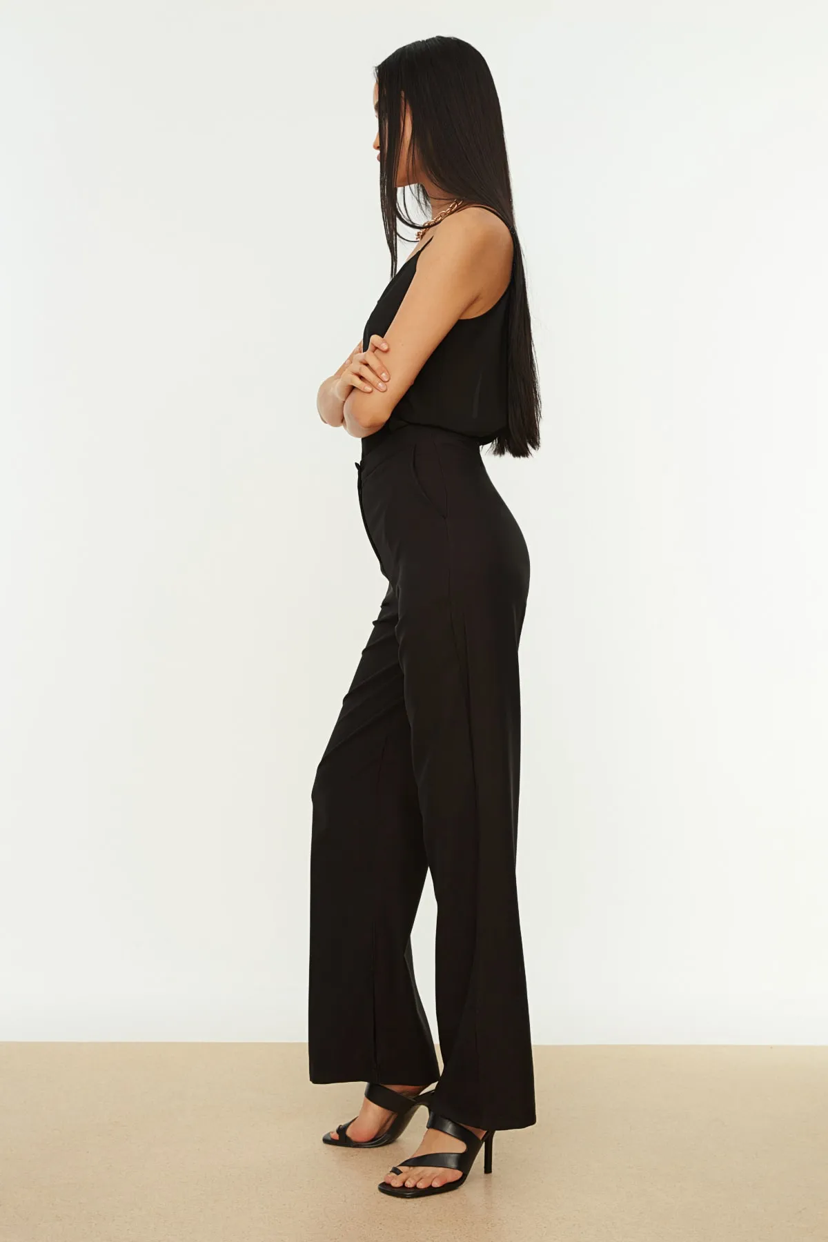 Trendyol Collection  Schwarze Webhose mit weitem Bein TWOAW21PL0332