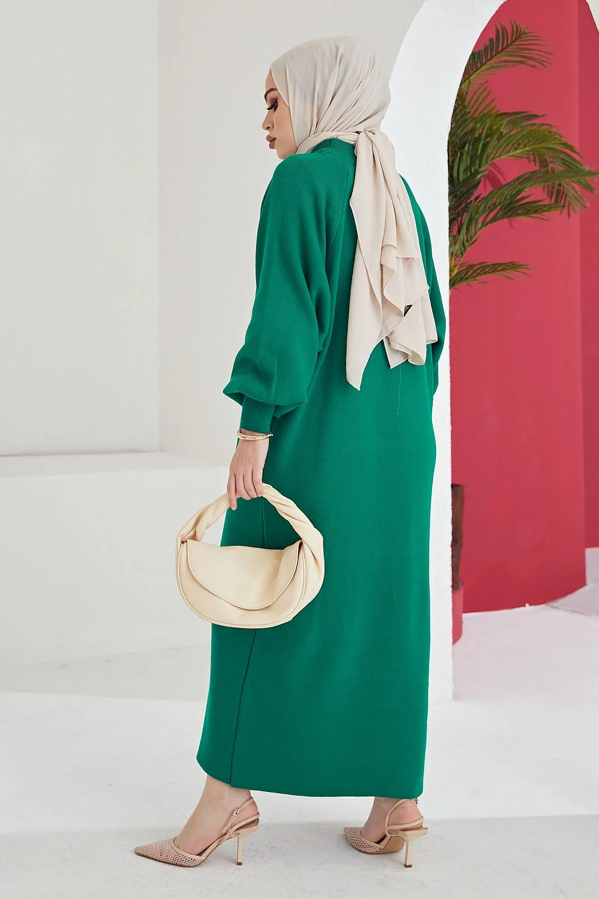 InStyle  Mina Strick-Hijab-Kleid mit Ballonärmeln – Smaragdgrün