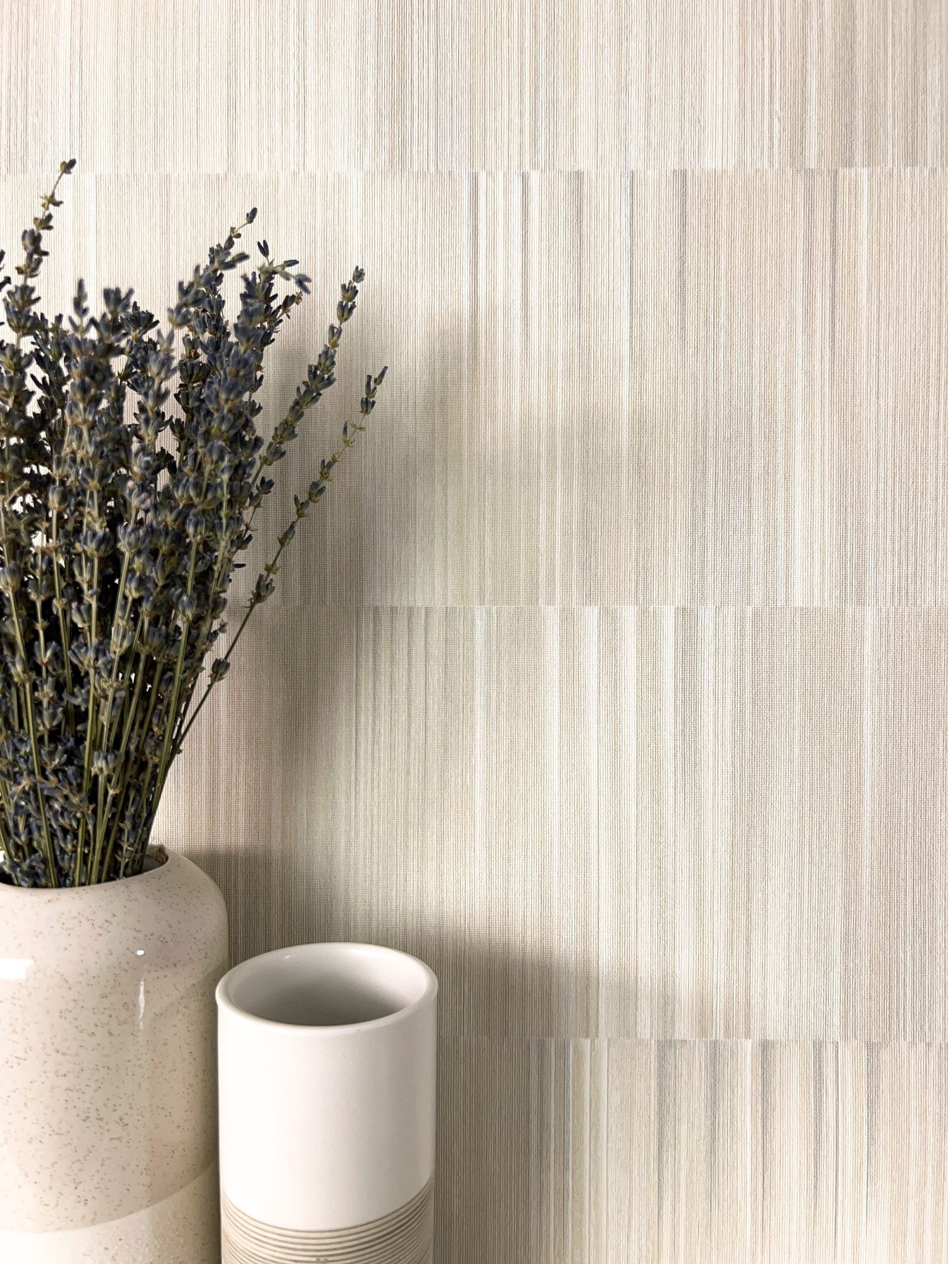 Newroom Vliestapete, Beige Tapete Modern Muster - Mustertapete Retro Creme Weiß Geometrisch Grafisch Linien Verlauf für Wohnzimmer Schlafzimmer Küche