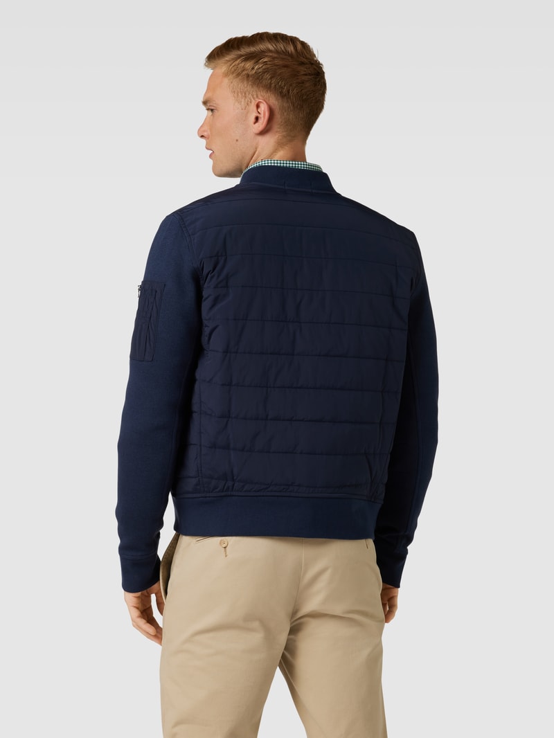 Steppjacke mit Pattentaschen in marineblau