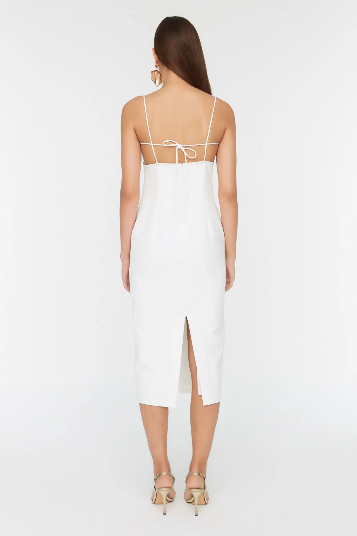 Trendyol Collection  Braut-Abendkleid mit Ecru-Kragen und detailliertem Ausschnitt TPRSS22EL3197