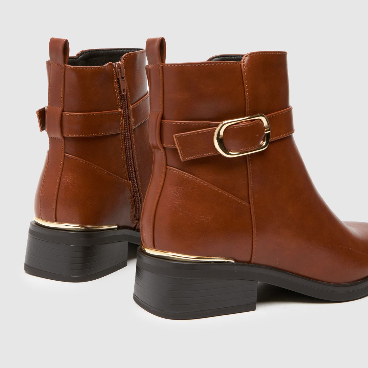Schuh Ciara csatos csizma barna színben