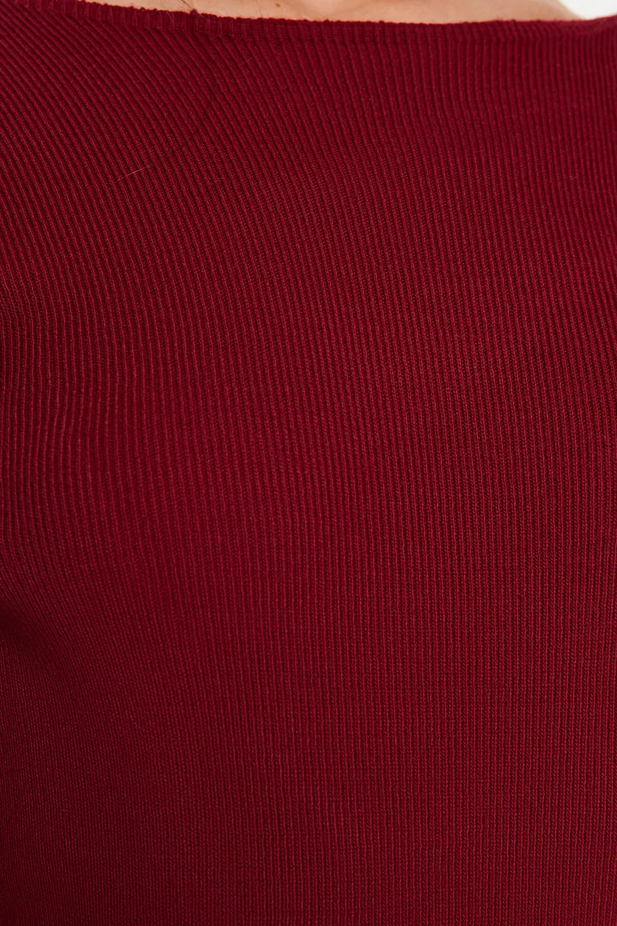 Trendyol Collection  Weinrotes, figurbetontes Mini-Strickkleid mit Rückendetail TWOAW24EL00089
